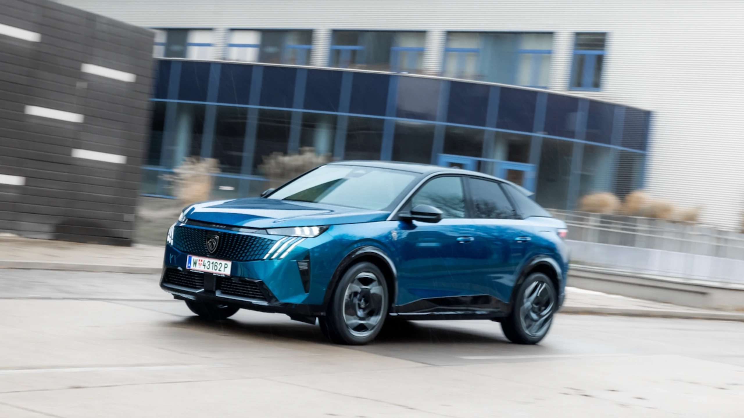 Test Peugeot E-3008