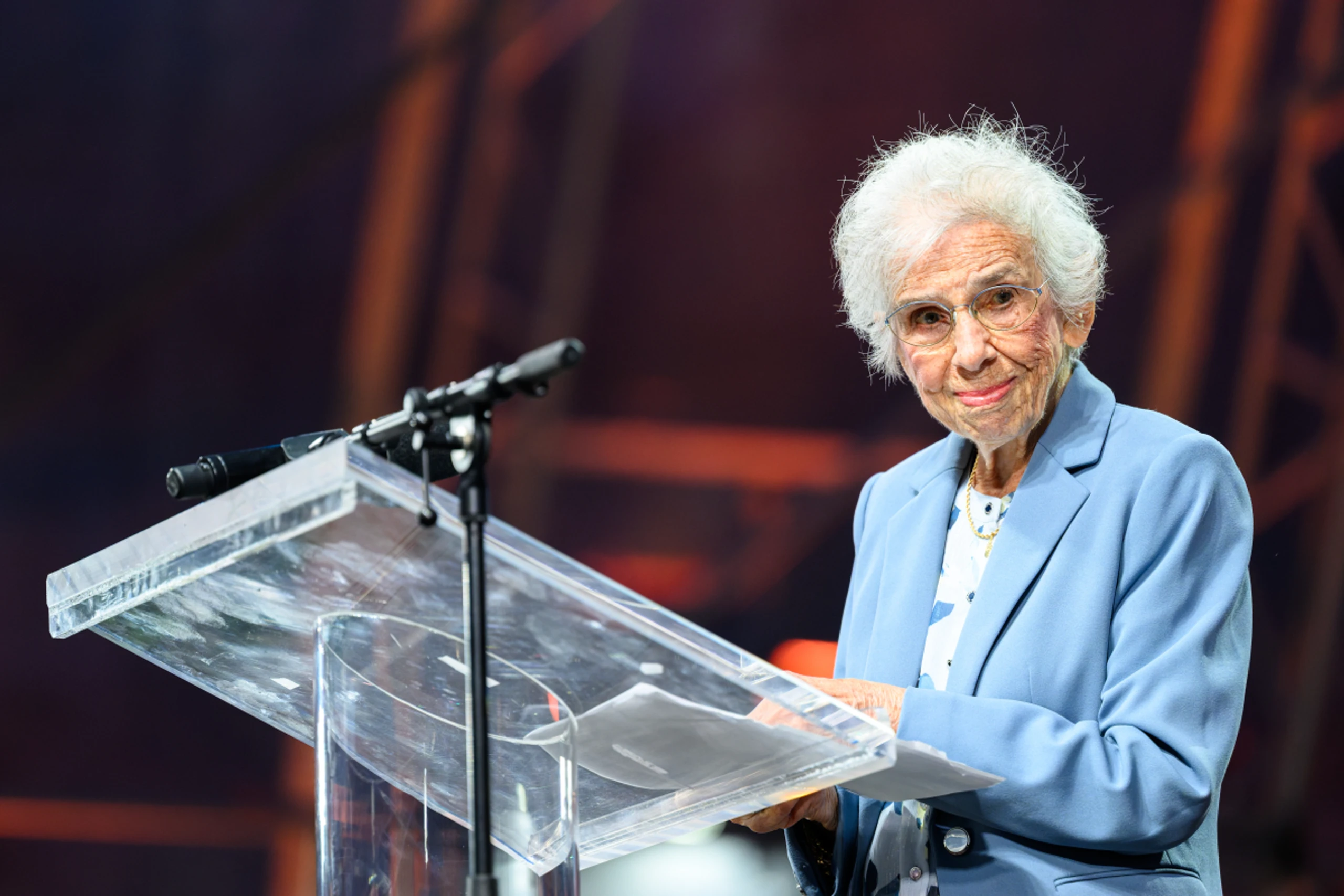 Zeitzeugin Lucy Waldstein fordert Kampf gegen Faschismus