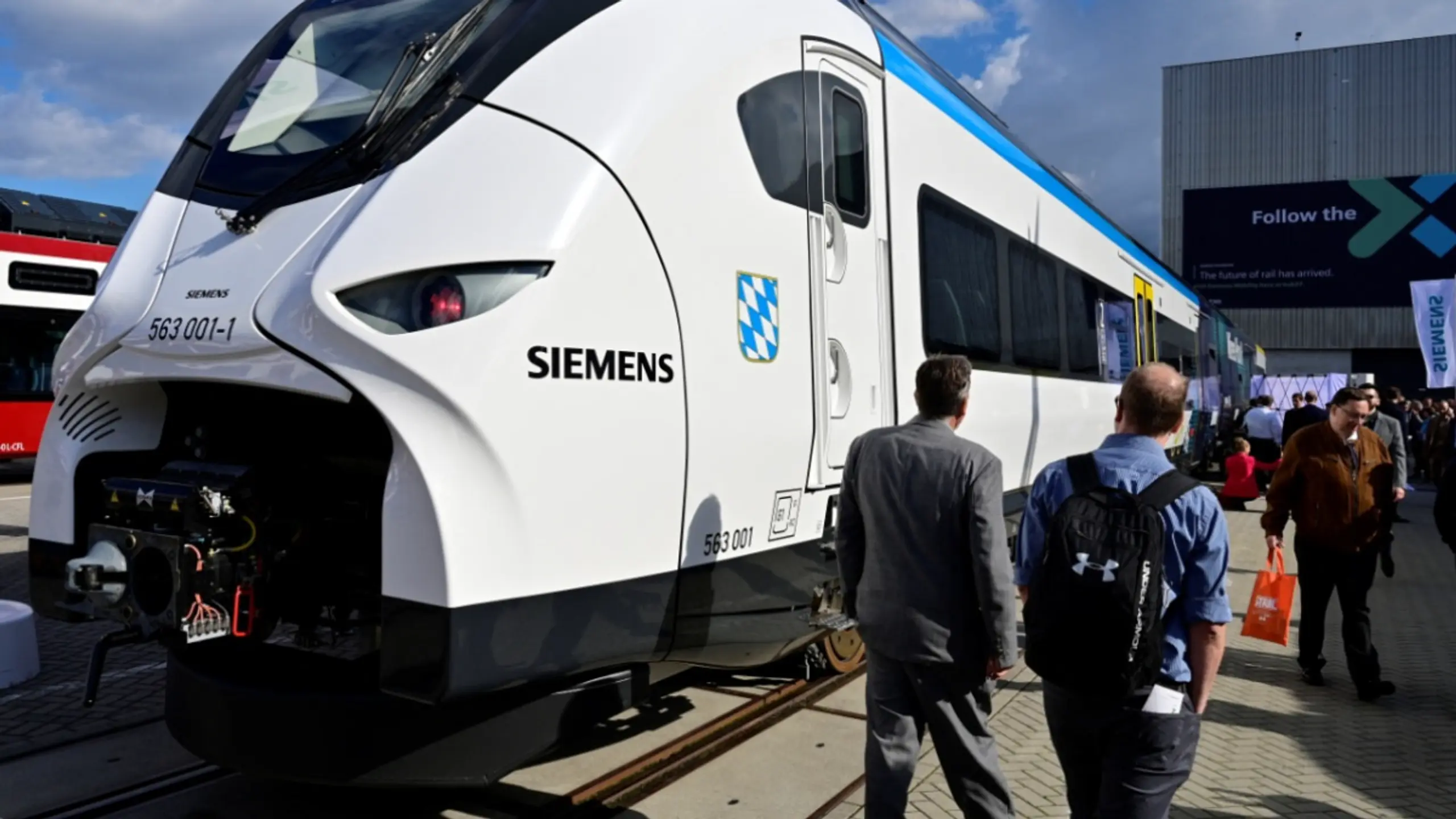 © AFP, Themenbild, JOHN MACDOUGALL, Apa Bahntechnik zugekauft