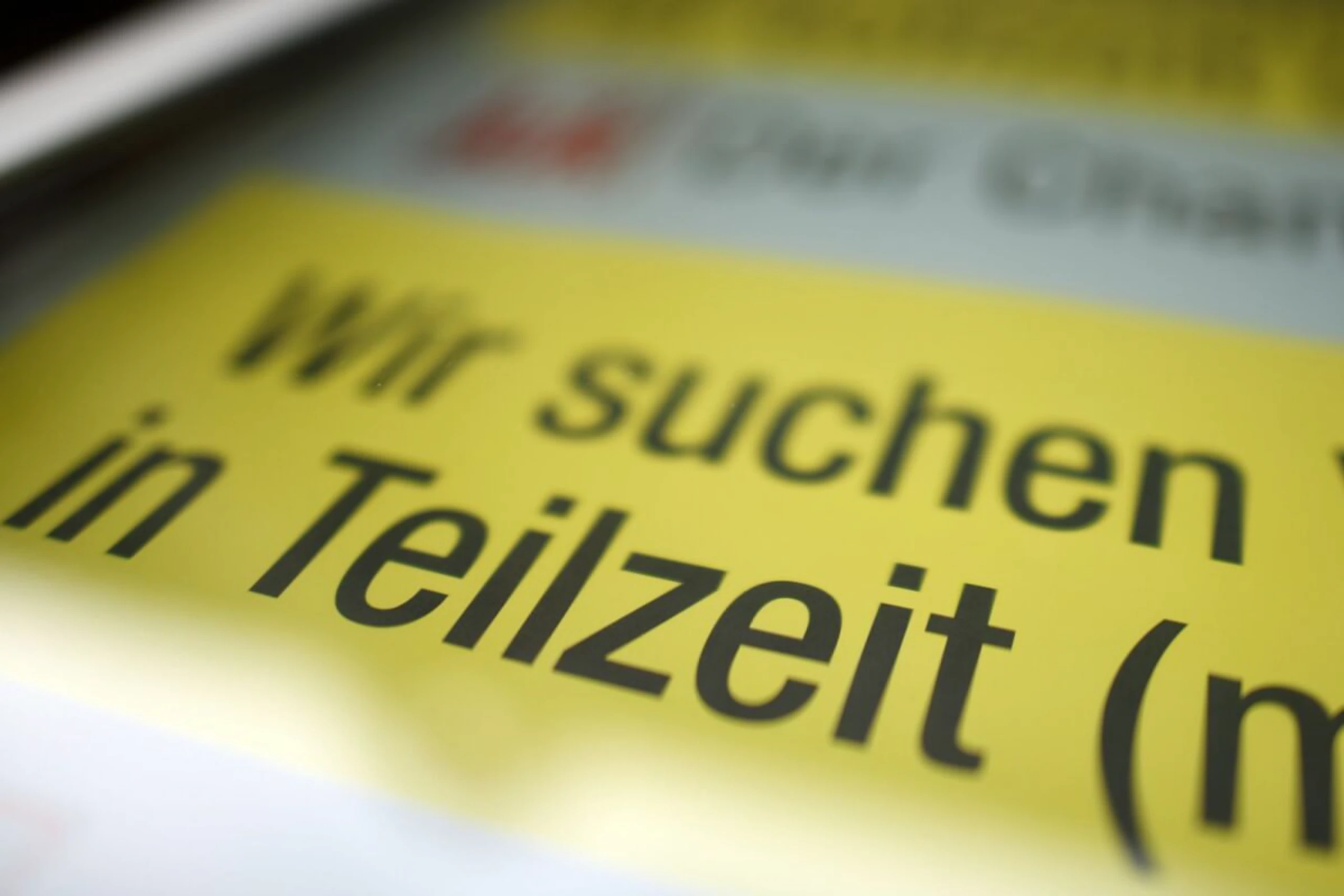 ++ ARCHIVBILD ++ Zahl der Beschäftigten geht vor allem in der Industrie zurück