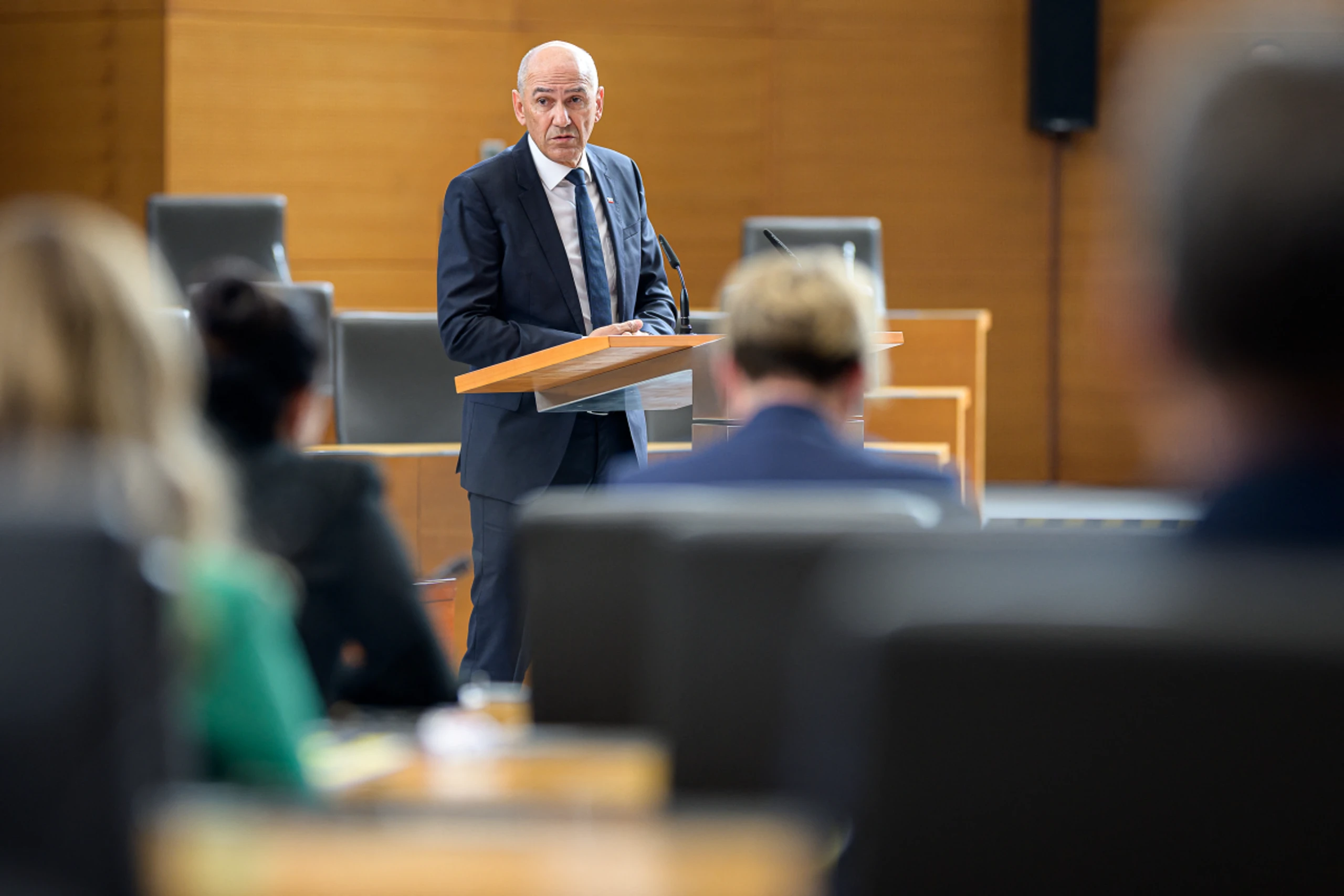 Jansa im slowenischen Parlament vor dem Votum