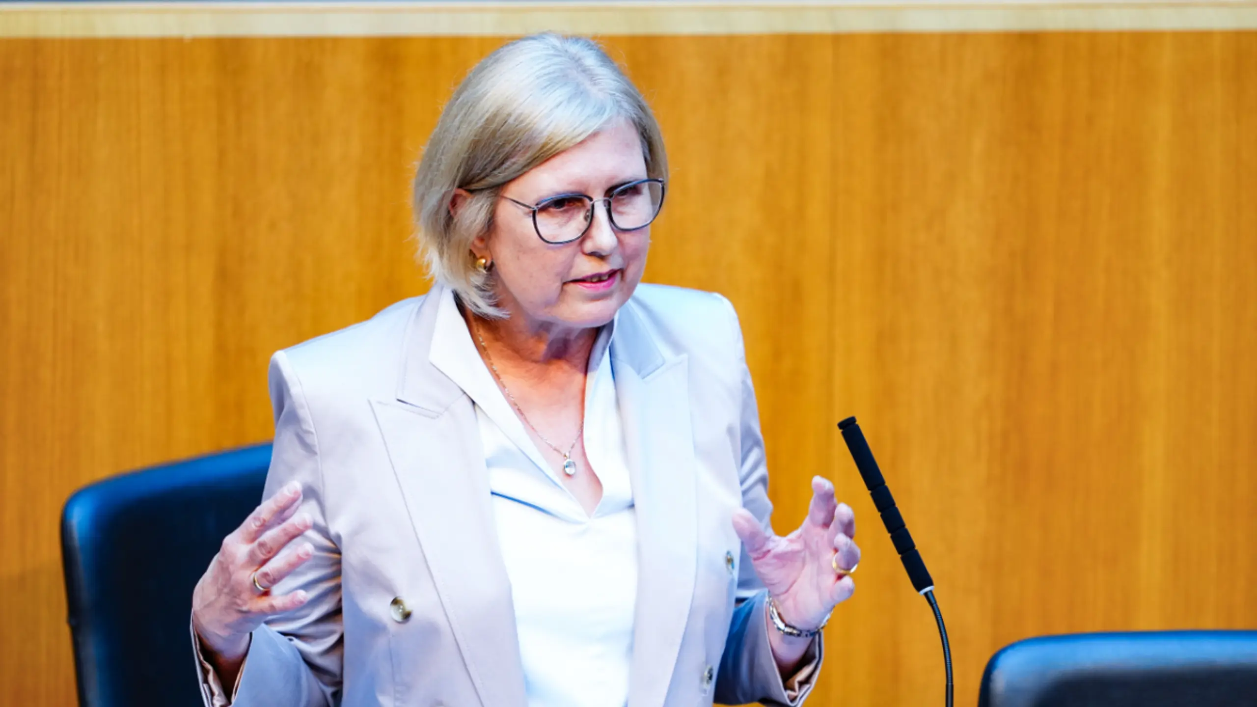 © EVA MANHART, Apa Kraker verlangt von der Regierung "Reformmut"