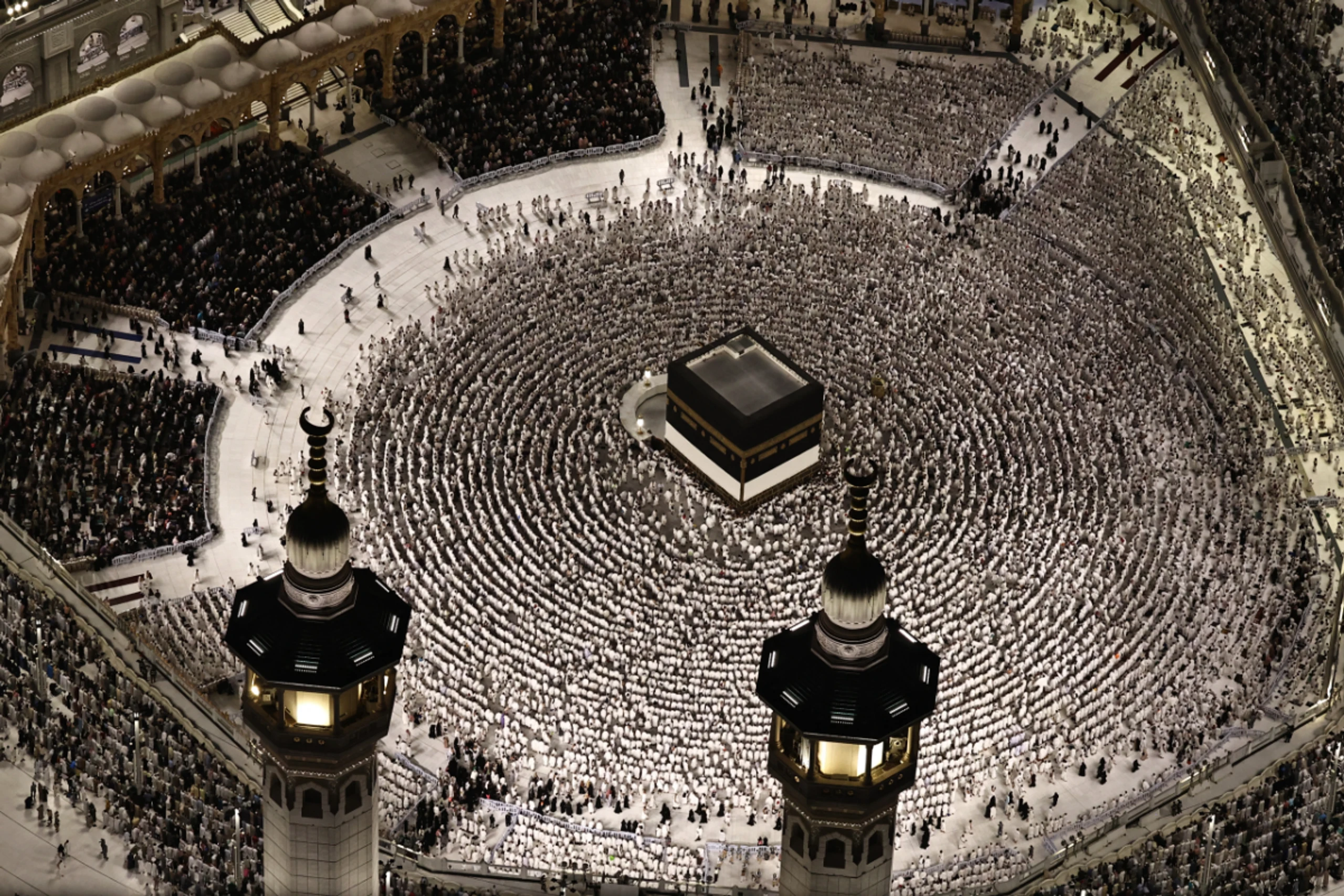 Die Kaaba im Zentrum der Großen Moschee von Mekka