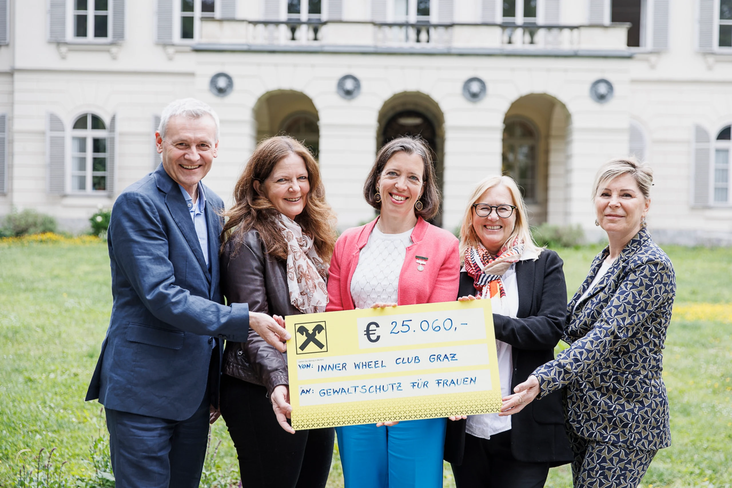 25.000 Euro, die direkt helfen: Inner Wheel Club Graz setzt starkes Zeichen für Gewaltschutz