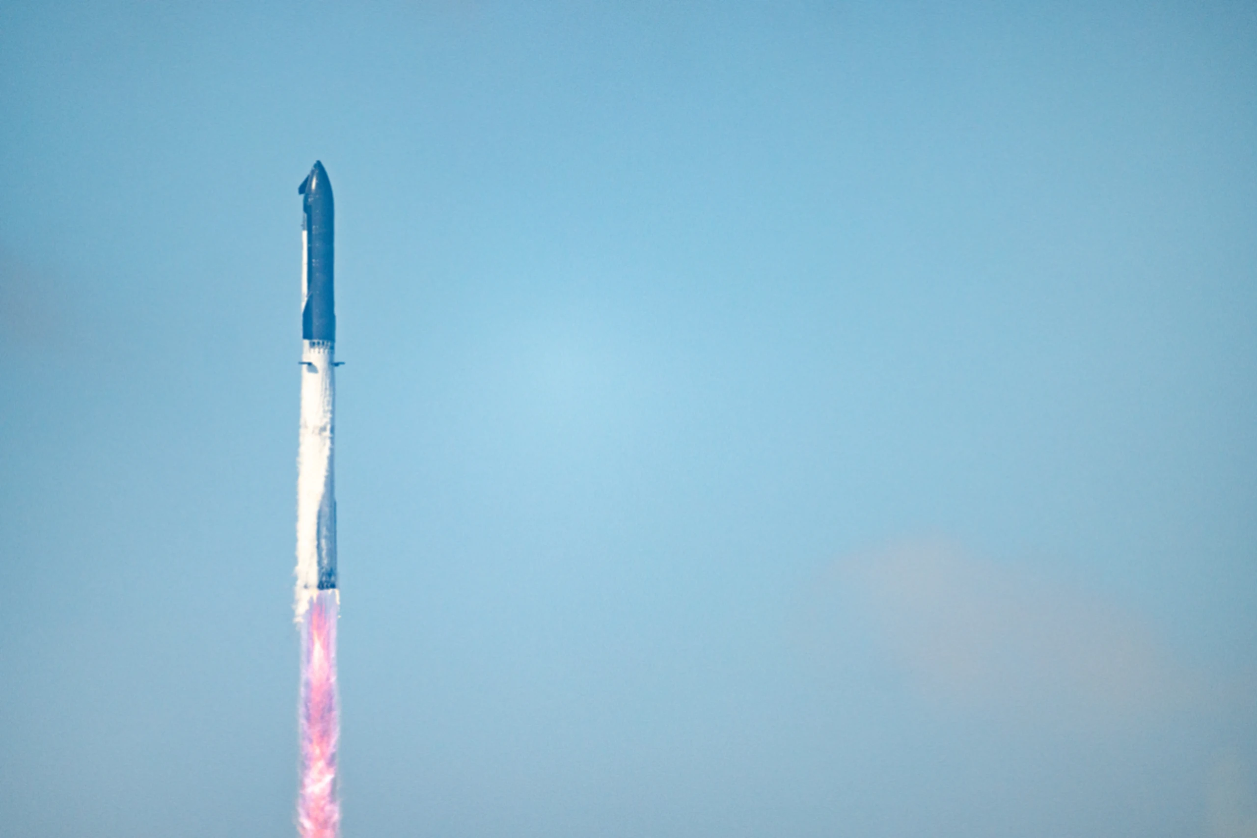 SpaceX schrieb 2025 rote Zahlen von rund 4,94 Mrd. Dollar