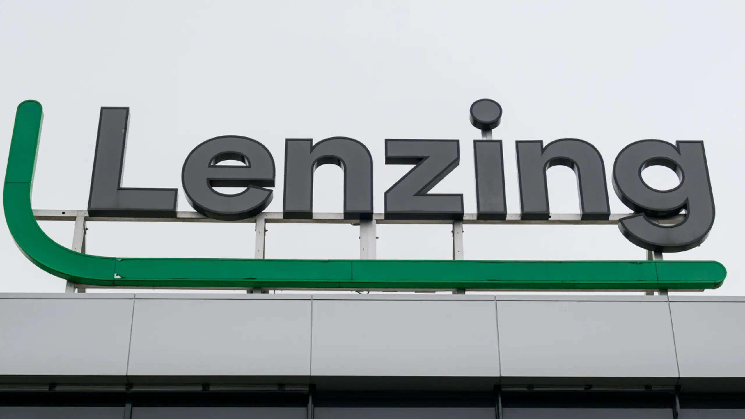 © TEAM FOTOKERSCHI, WERNER KERSCHBA, Themenbild, Apa Faserhersteller Lenzing hat erneut neuen CEO