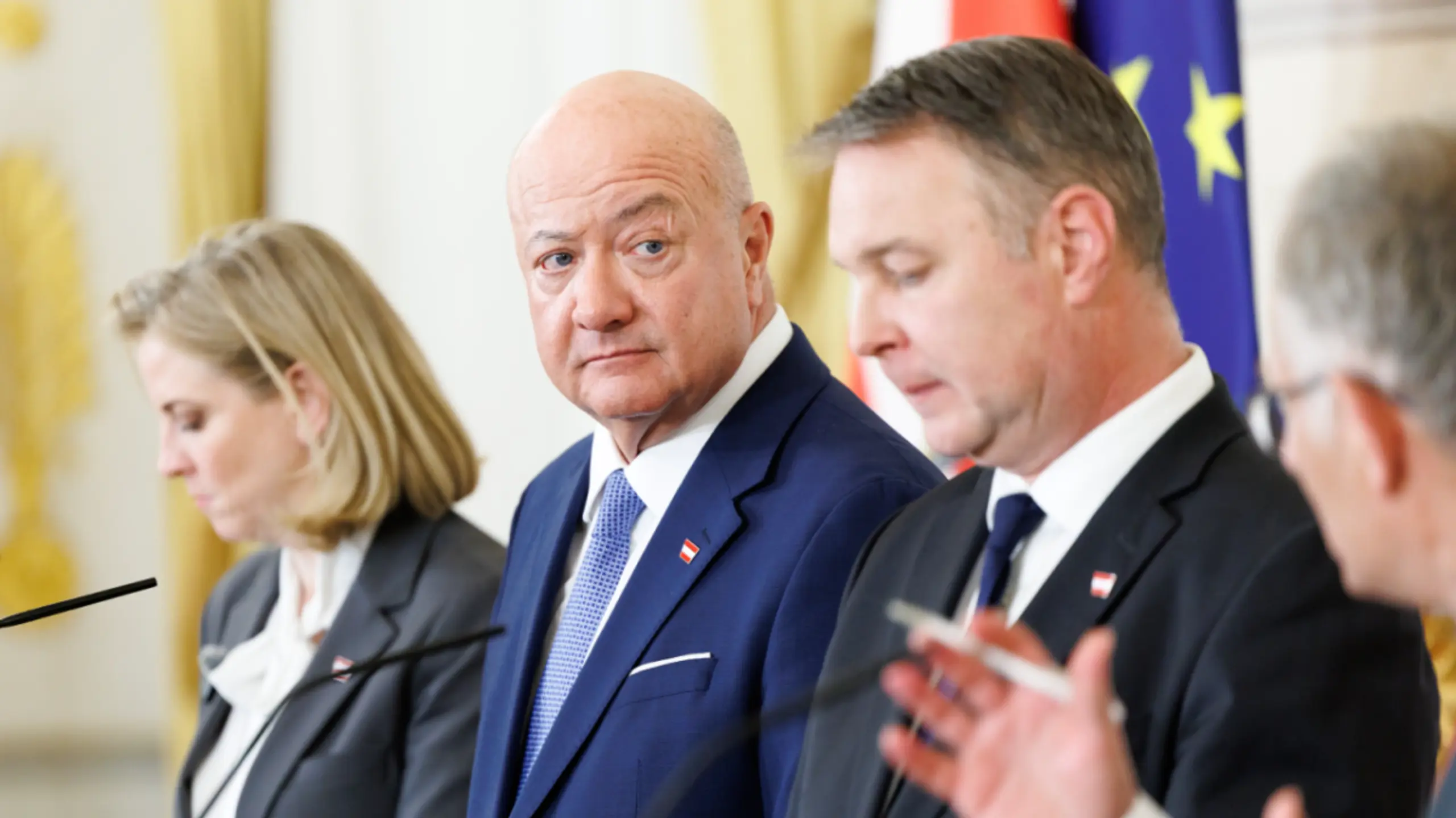 © FLORIAN WIESER, Apa Regierung berät und berät