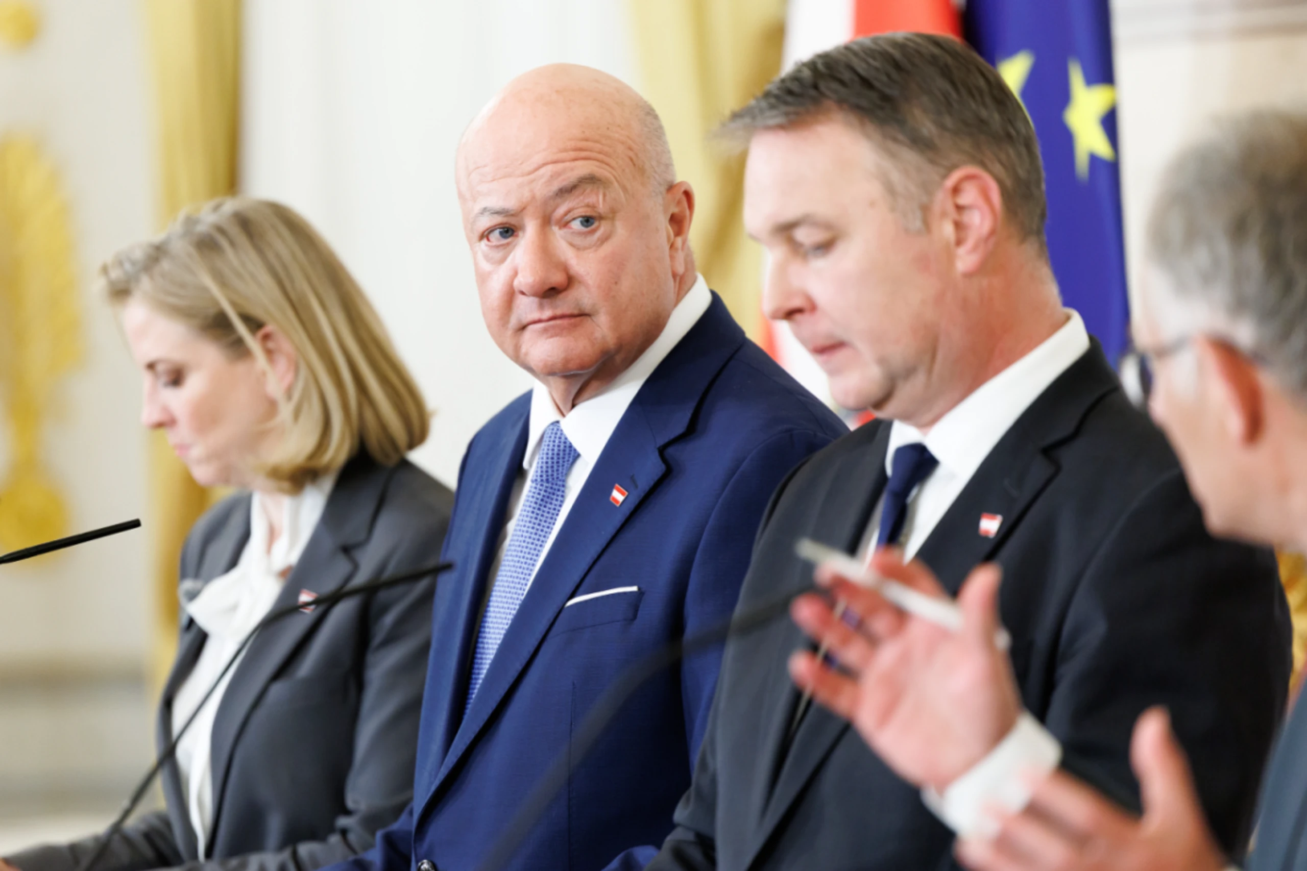 Regierung berät und berät