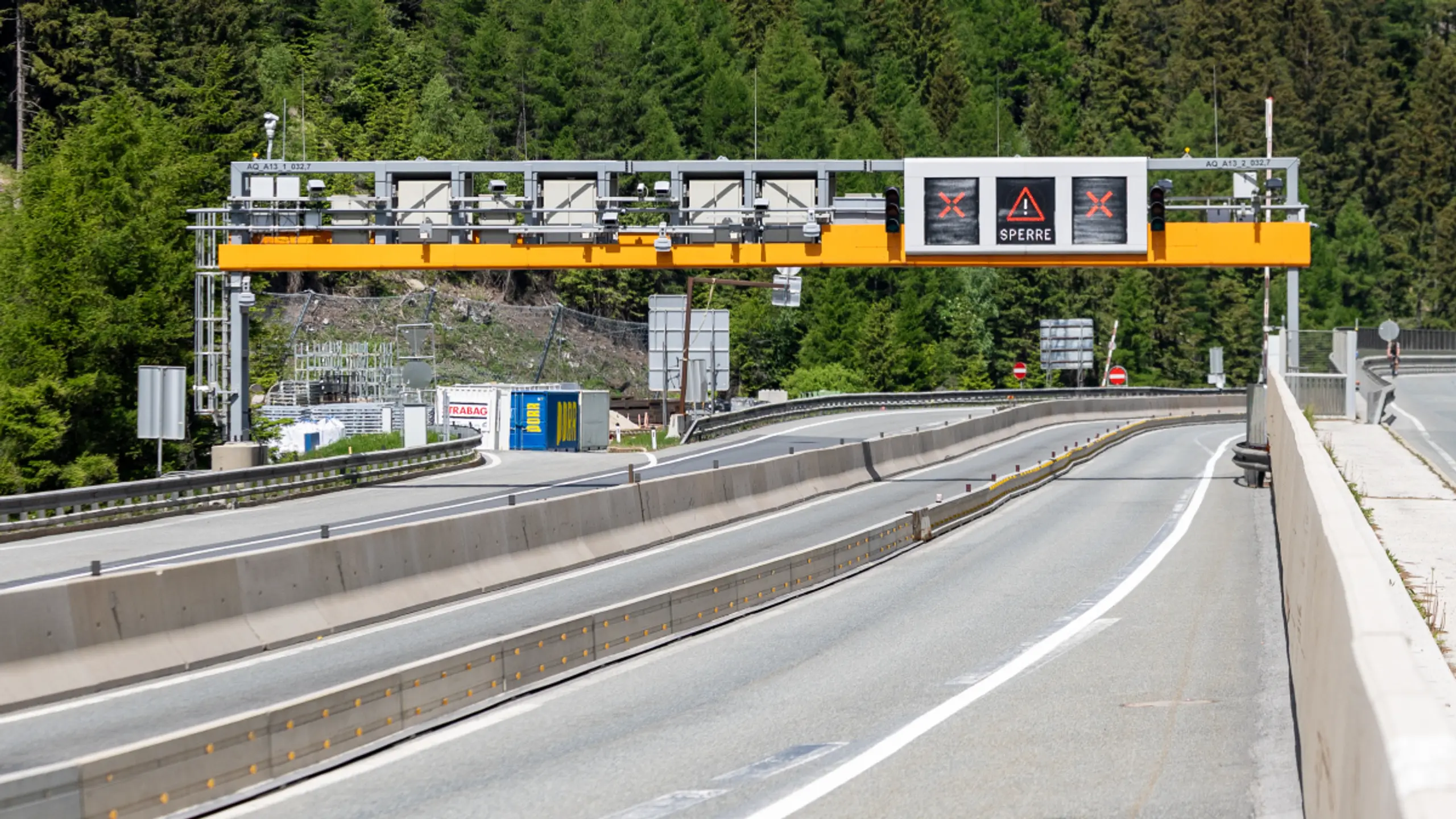 © EXPA, JOHANN GRODER, Apa Die Brenner-Demo hat eine Sperre der Autobahn zur Folge