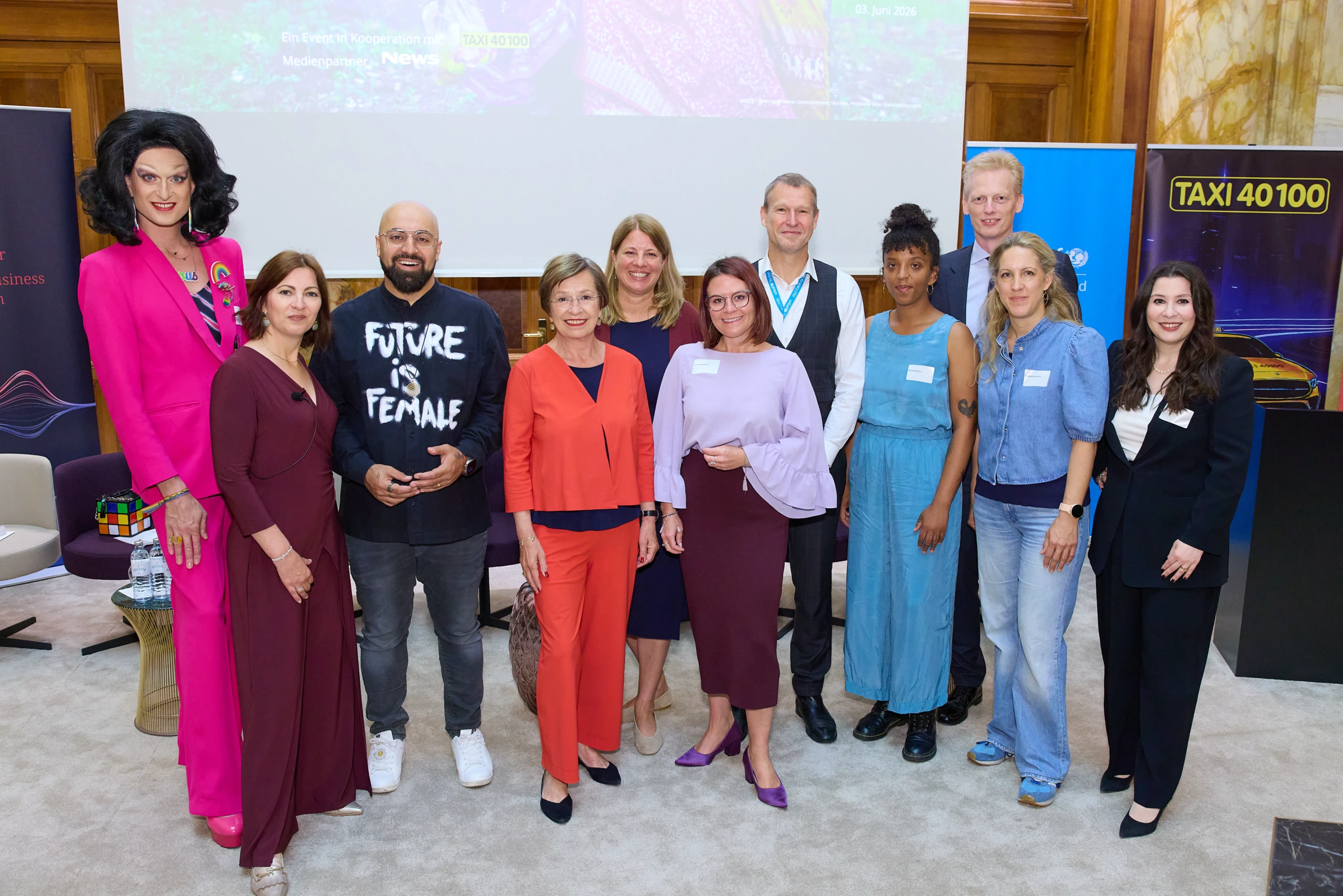 UNICEF-Round-Table zu KI und Frauenrechten: Digitalisierung soll Mädchen und Frauen stärken