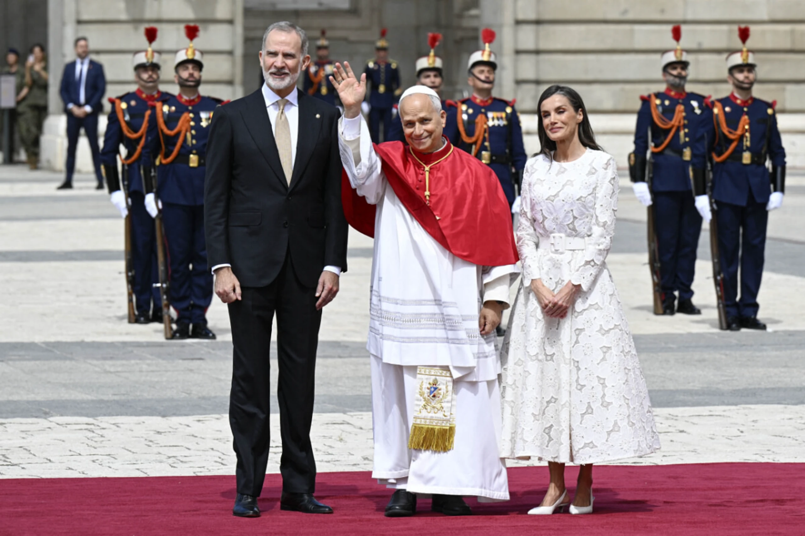 Papst Leo XIV. von König Felipe VI. und Königin Letizia empfangen