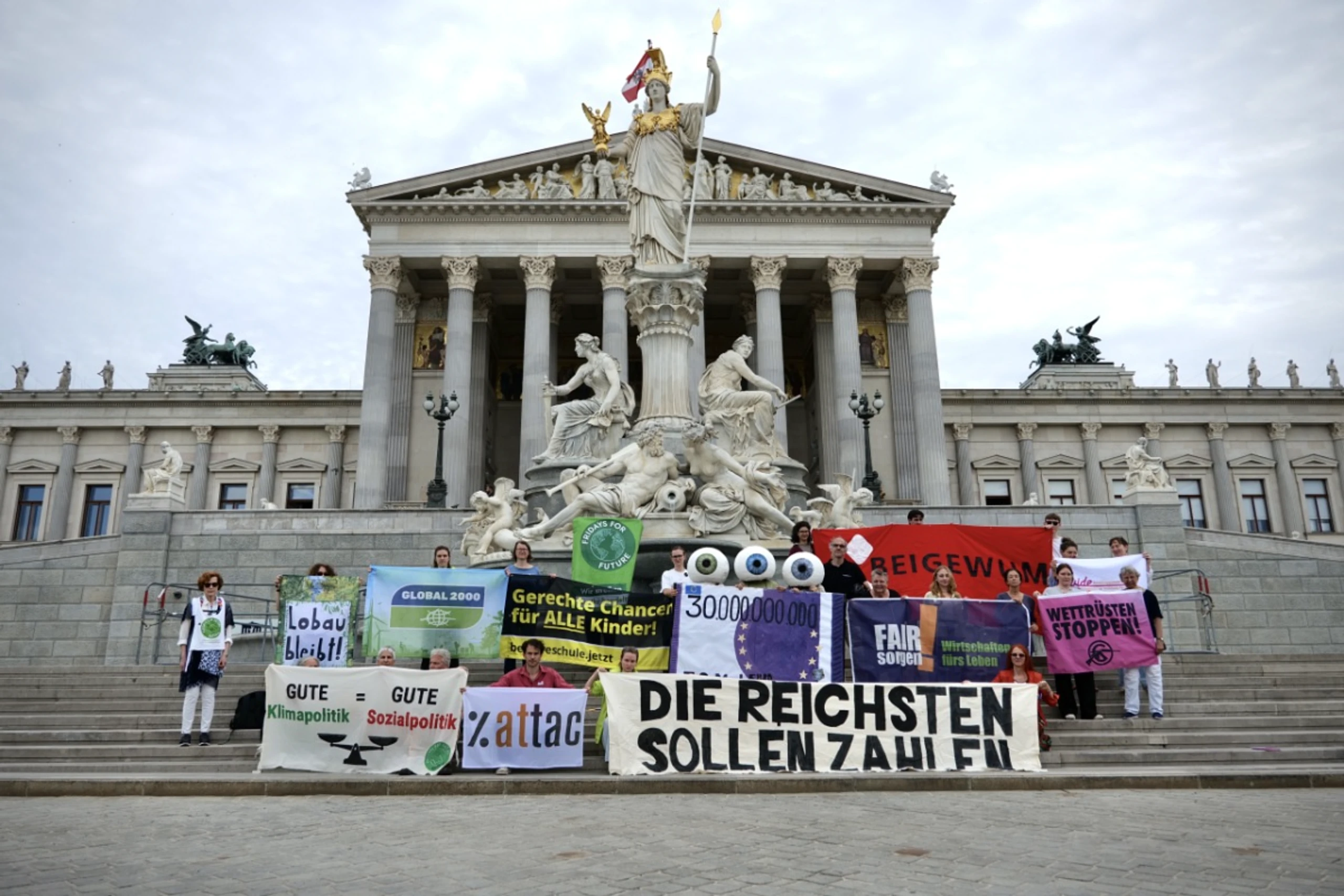 ++ HANDOUT ++ Organisationen forderten vor Parlament Reichensteuern