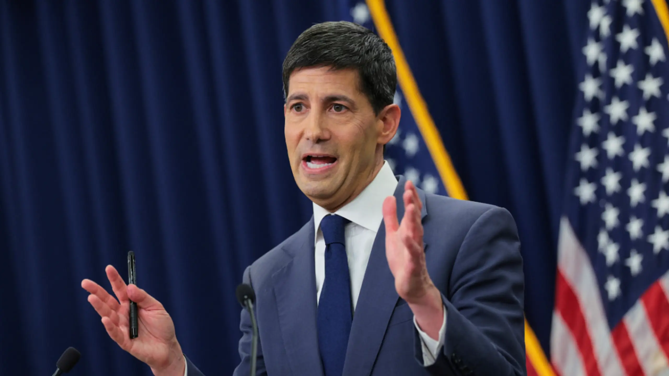 © APA/APA (AFP/GETTY)/CHIP SOMODEVILLA Neuer Fed-Chef Warsh kündigte weitreichende Reformen an