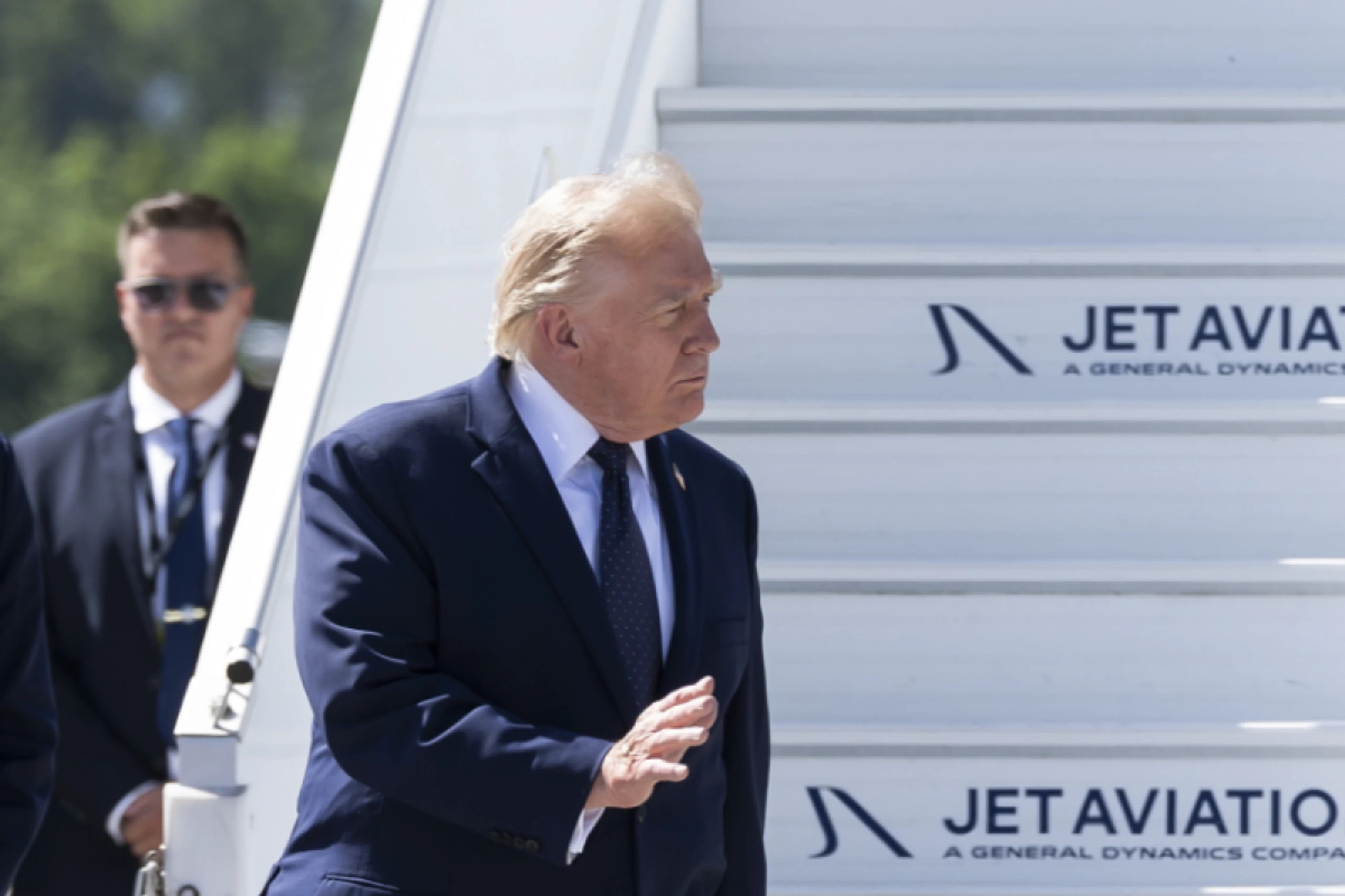 US-Präsident Trump flog zu G7-Gipfel