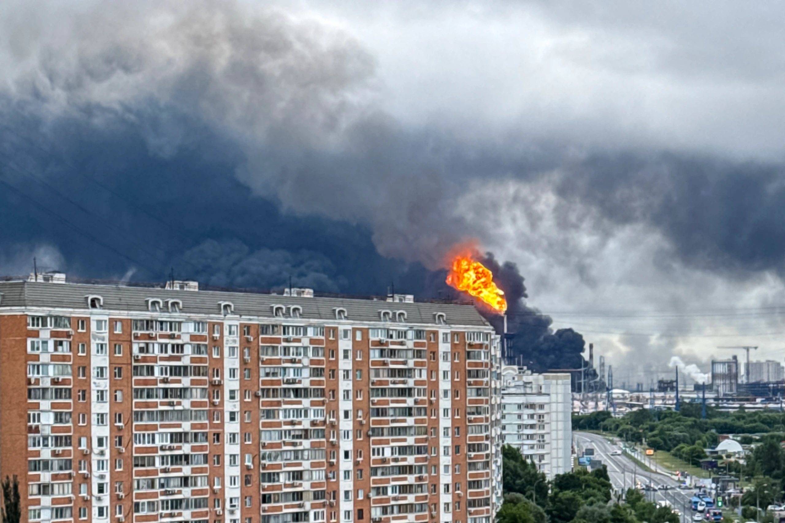 Brand in Moskauer Raffinerie nach Drohnenangriff
