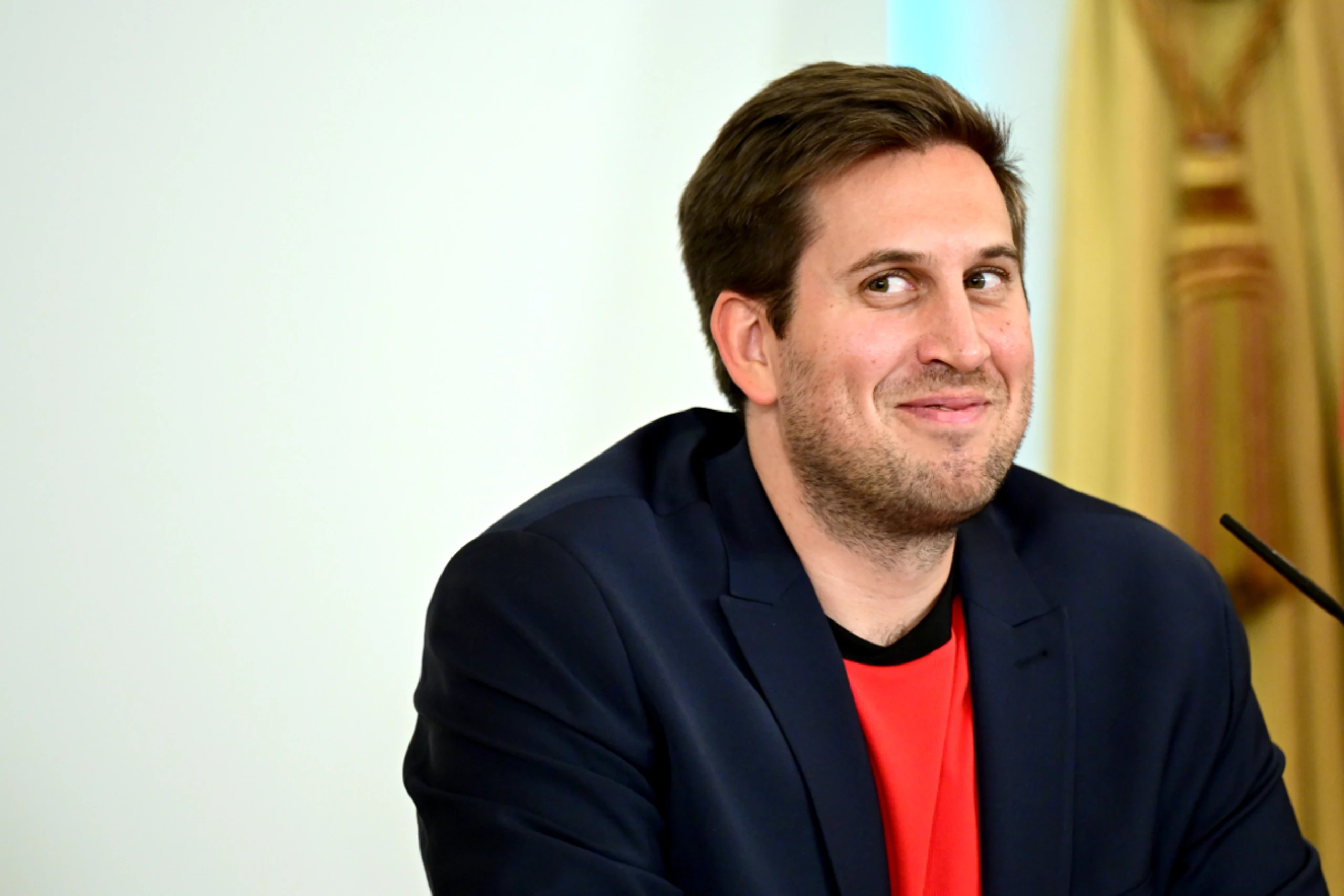 Pröll bei einem Pressefoyer Mitte Juni