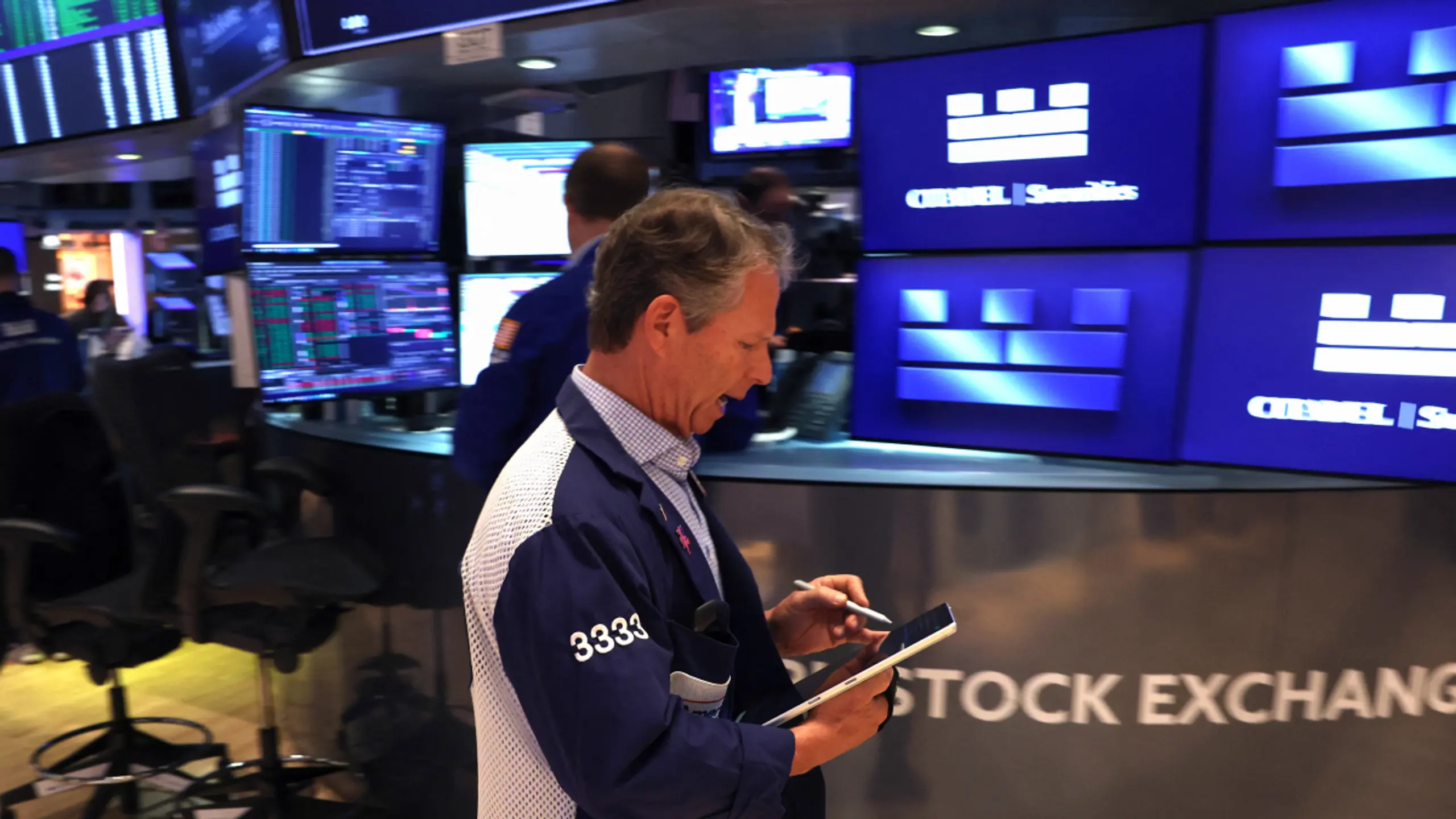 Dow Jones höher, Nasdaq Composite im Minus