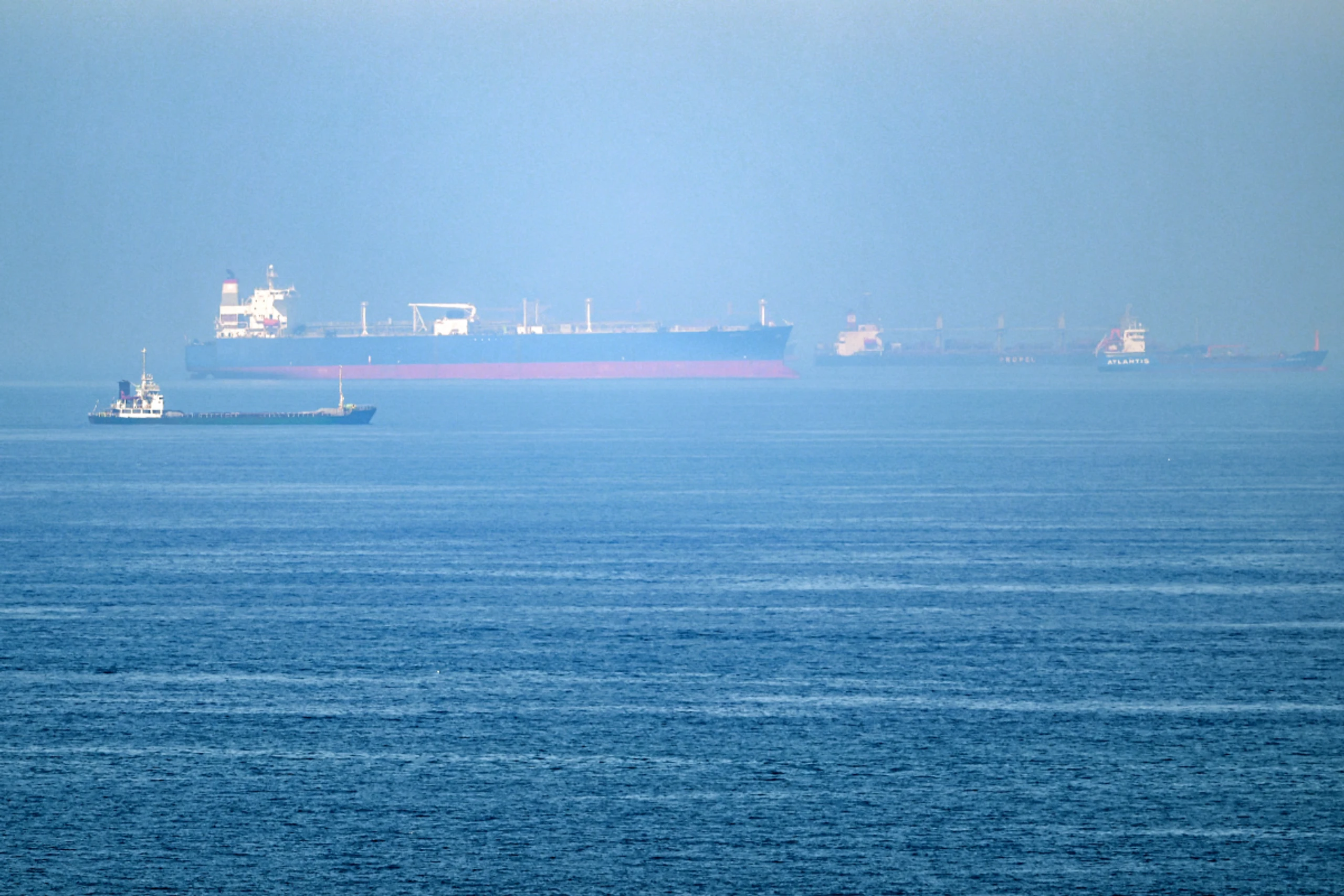 Mehrere Öltanker haben die Straße von Hormuz durchqueren können