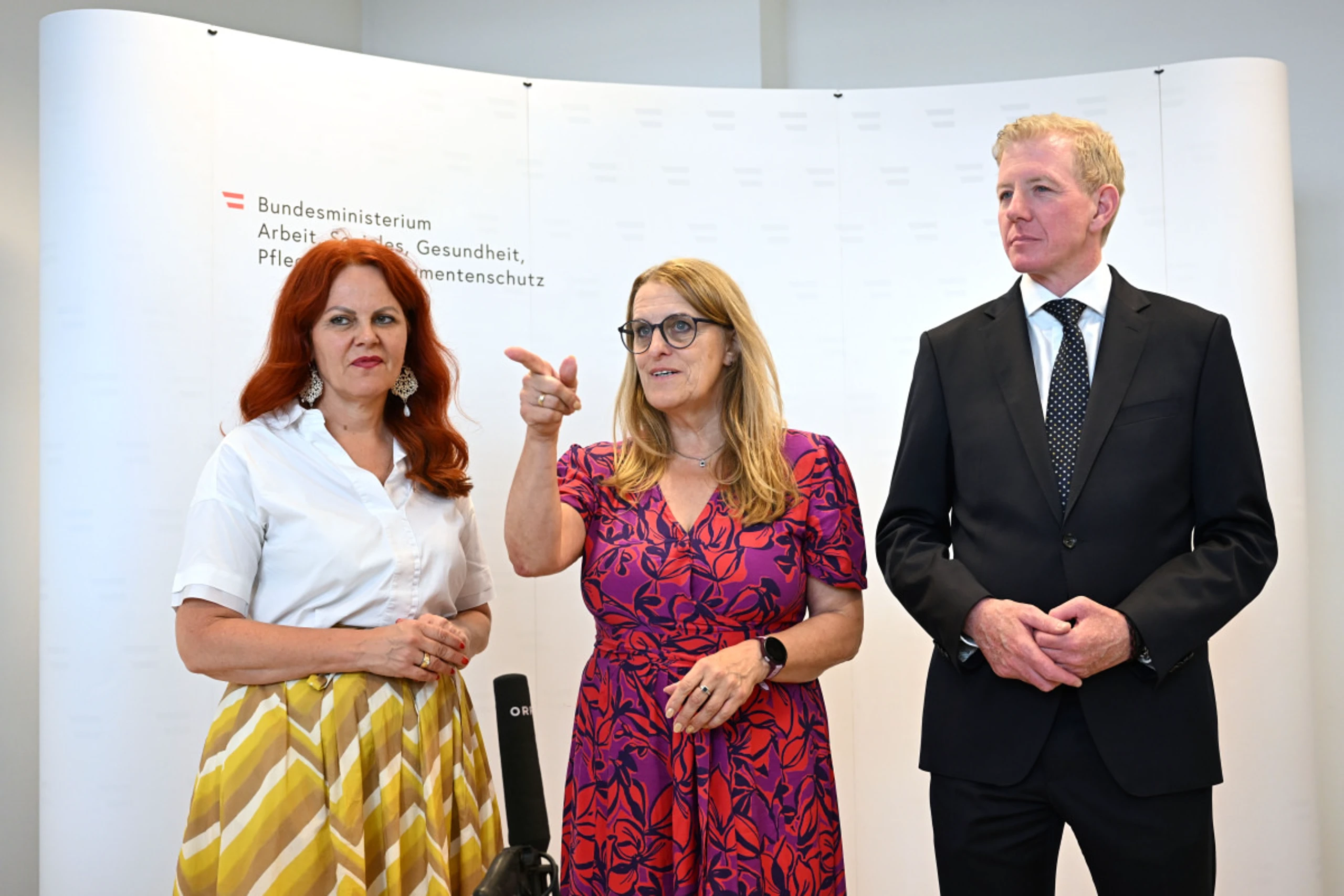 Hagele (ÖVP), Königsberger-Ludwig (SPÖ) und ÖGK-Obmann McDonald