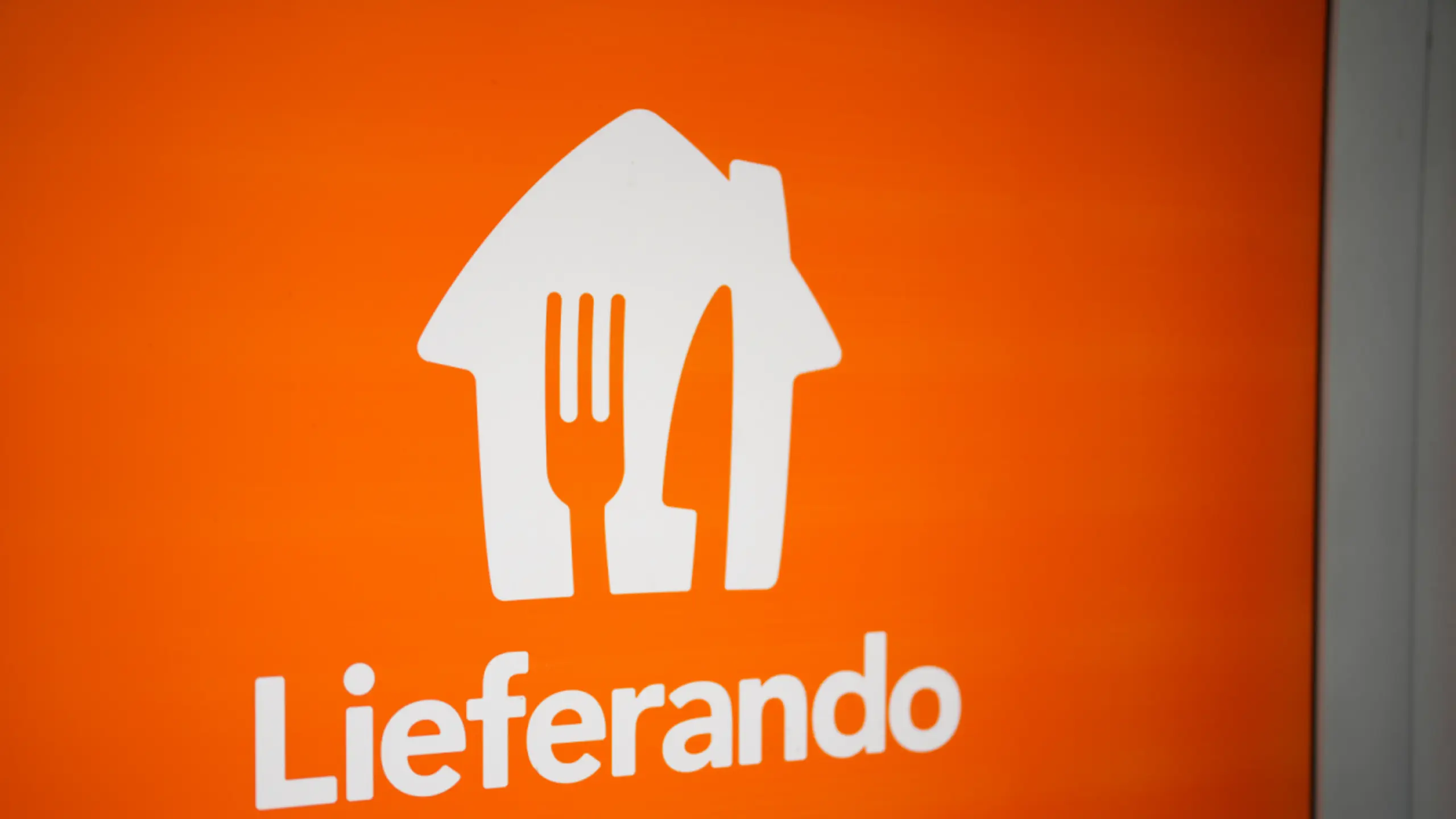 Just Eat Takeaway (Lieferando) für rund 4 Mrd. Euro übernommen