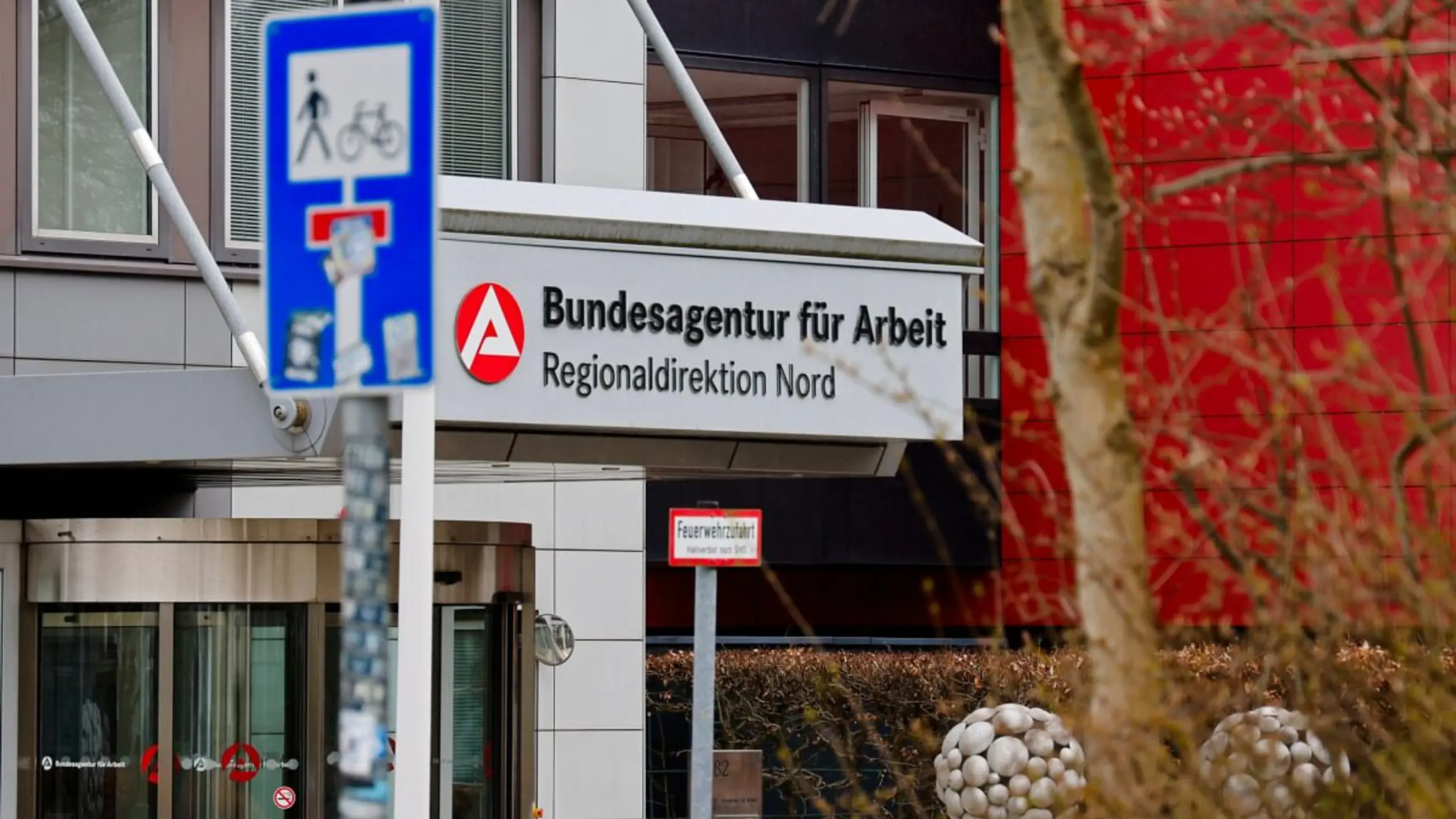 ++ ARCHIVBILD ++ Kaum Veränderung am deutschen Arbeitsmarkt