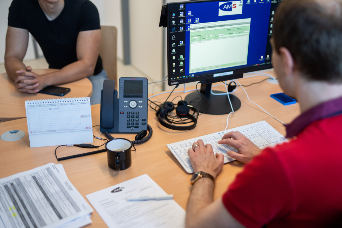 Mehr Menschen auf Arbeitssuche