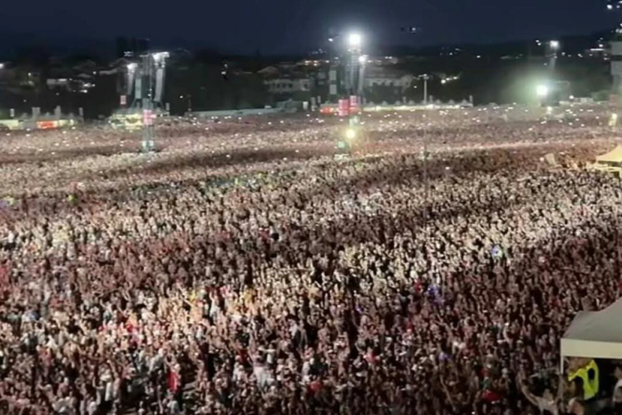 250.000 Fans bei Mega-Konzert von Popstar Ultimo in Rom