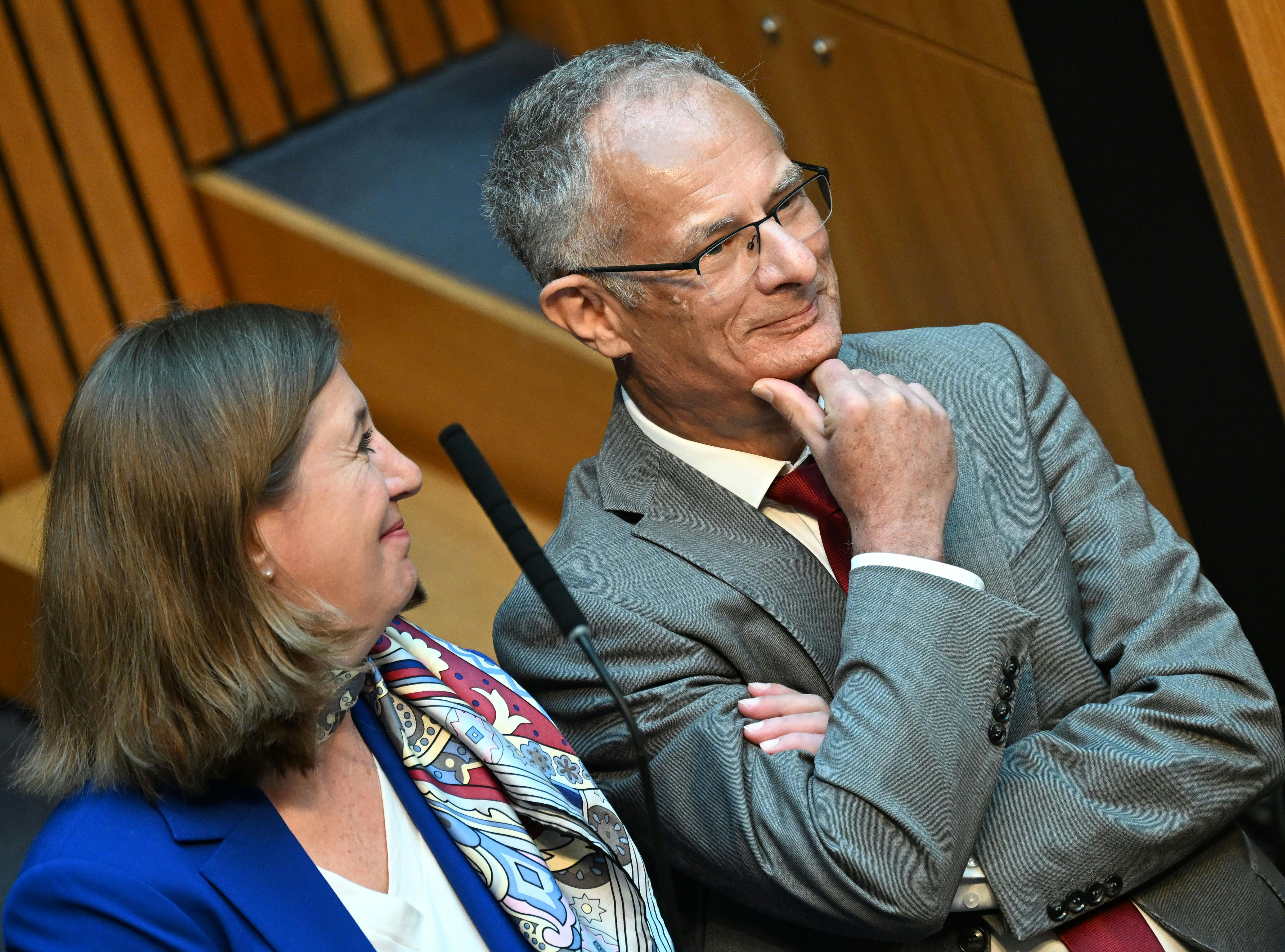 Staatssekretärin Barbara Eibinger-Miedl (ÖVP) und Finanzminister Markus Marterbauer (SPÖ)