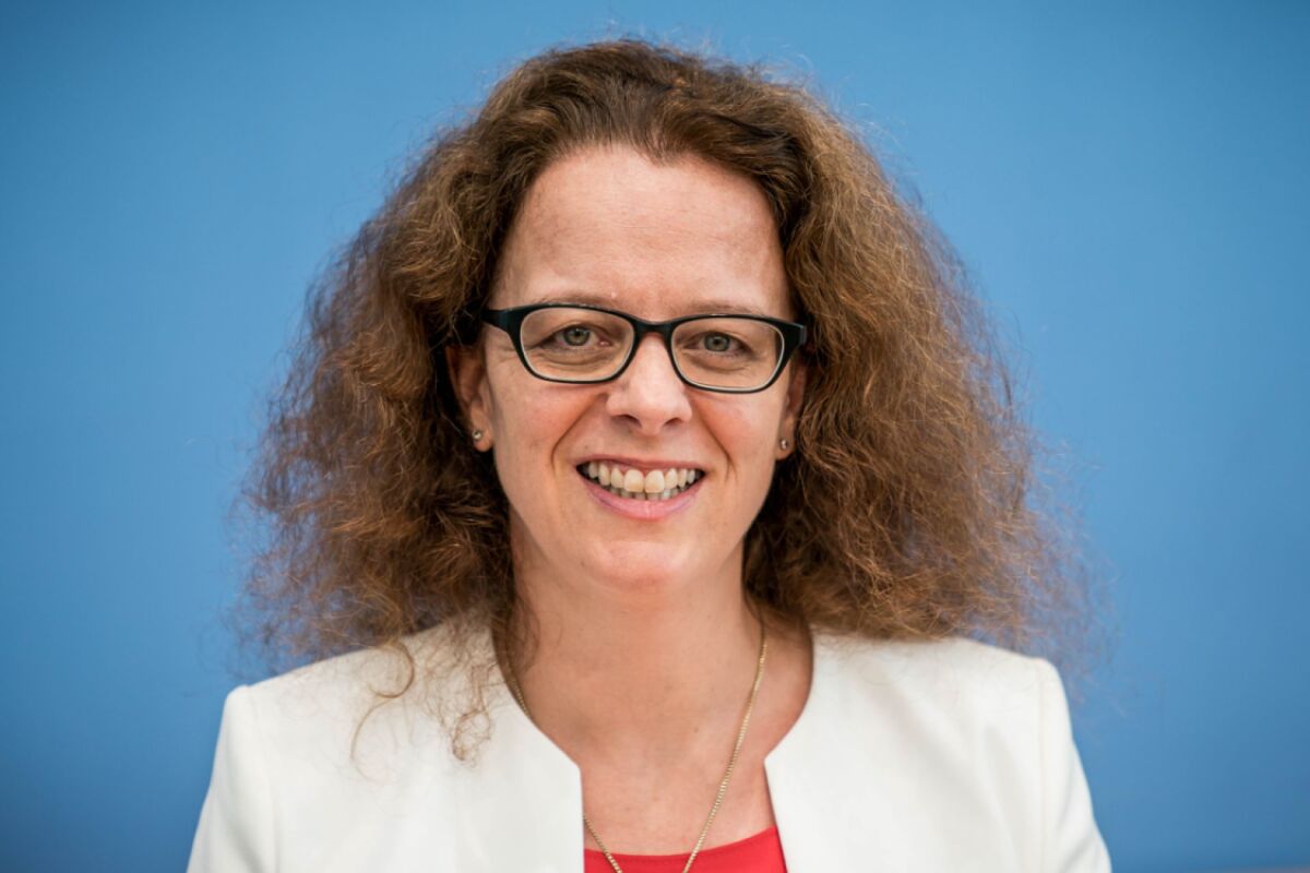 ++ ARCHIVBILD ++ Friedensabkommen ist laut EZB-Direktorin Schnabel fragil