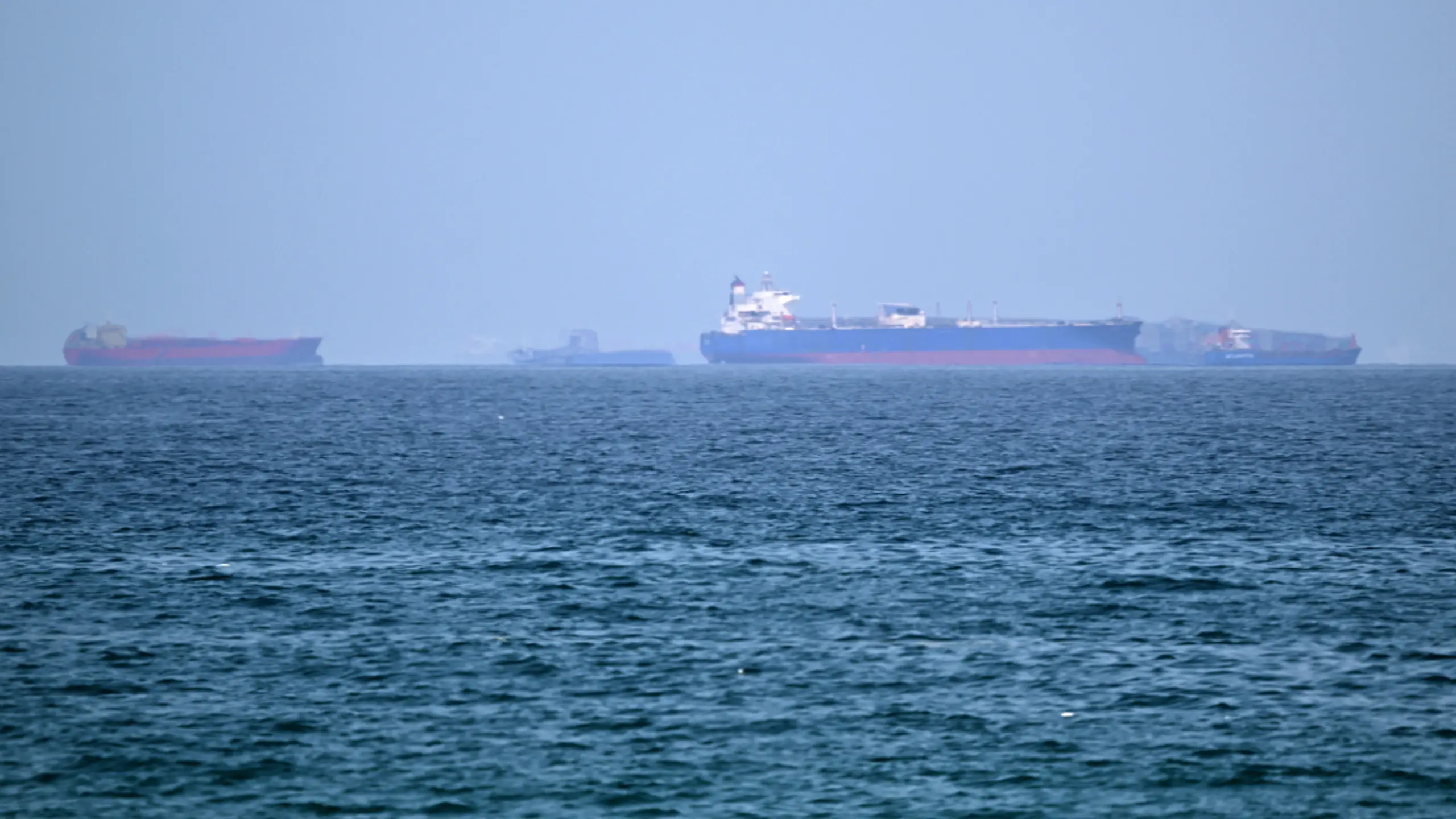© APA/APA/AFP/- Straße von Hormuz passierbar, Folgen der Störungen wirken nach
