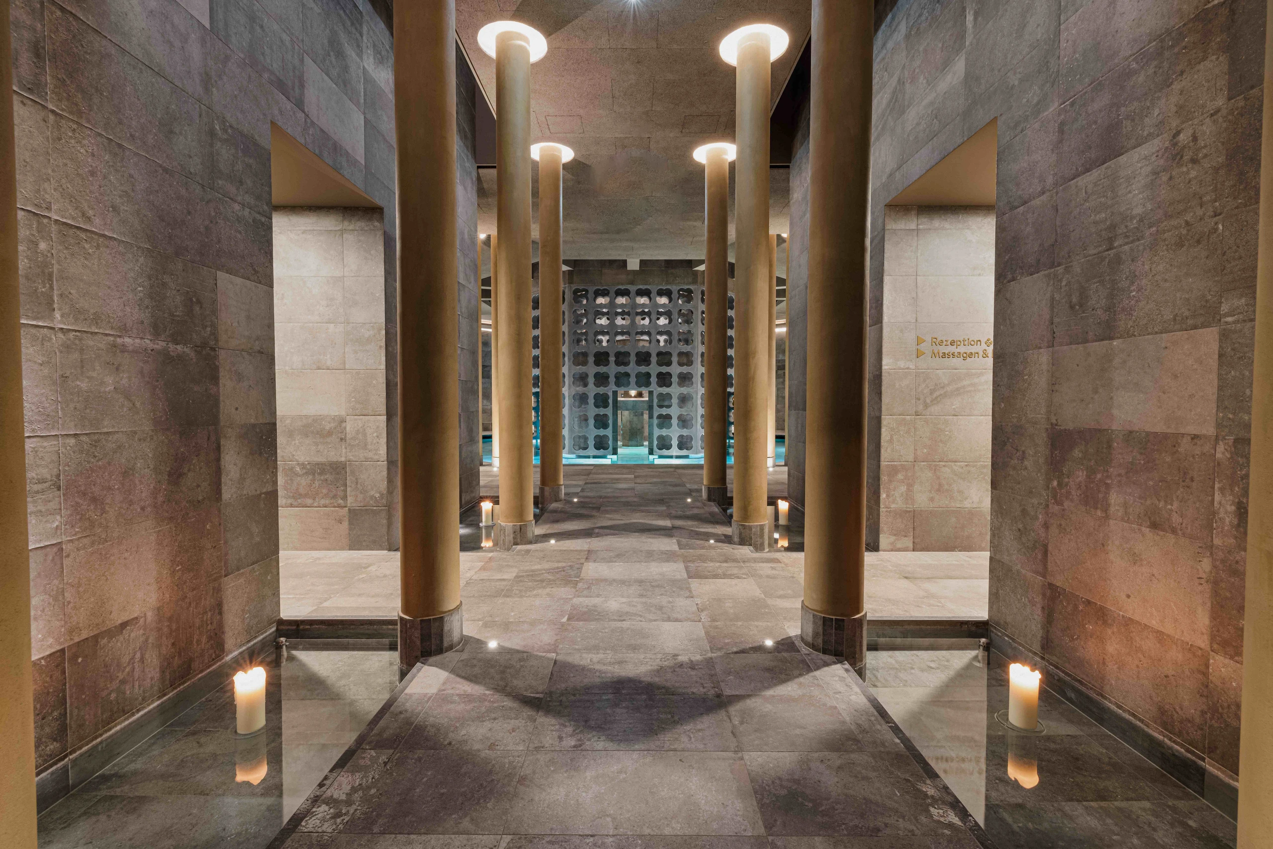 © @Thermenresort Laa/Pflanzl Media Blurred image background