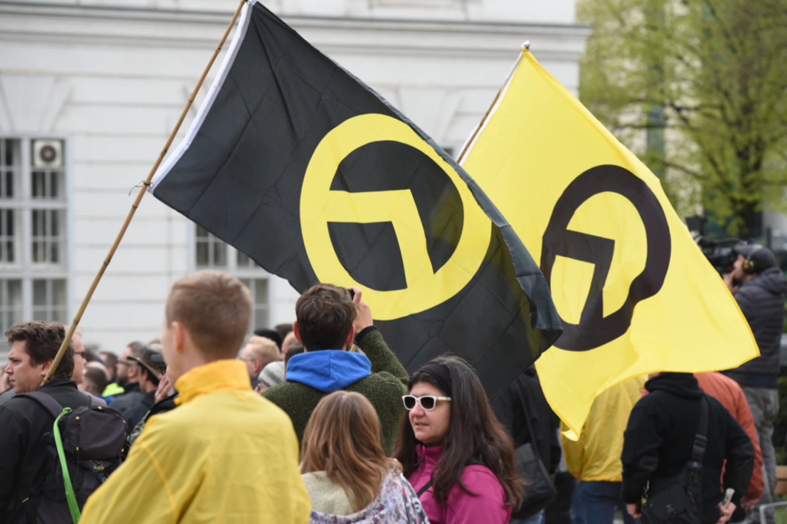 Zwei Identitären droht die Ausweisung
