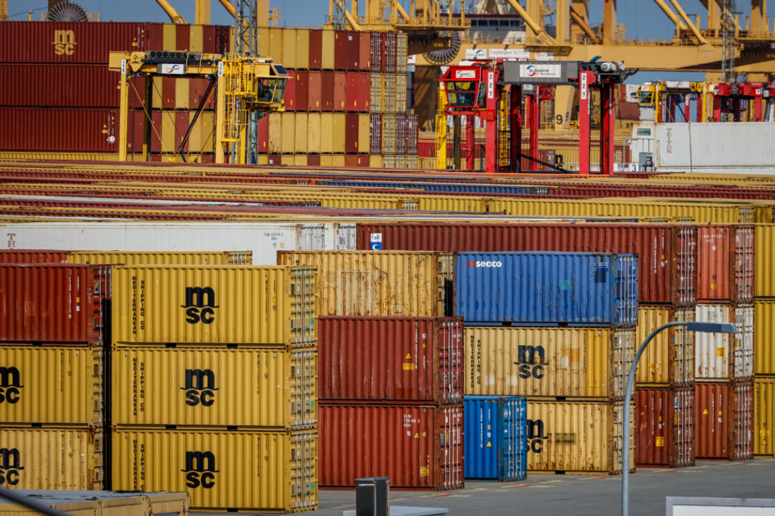 Ausfuhren legten um 0,9 Prozent auf rund 138 Mrd. Euro zu