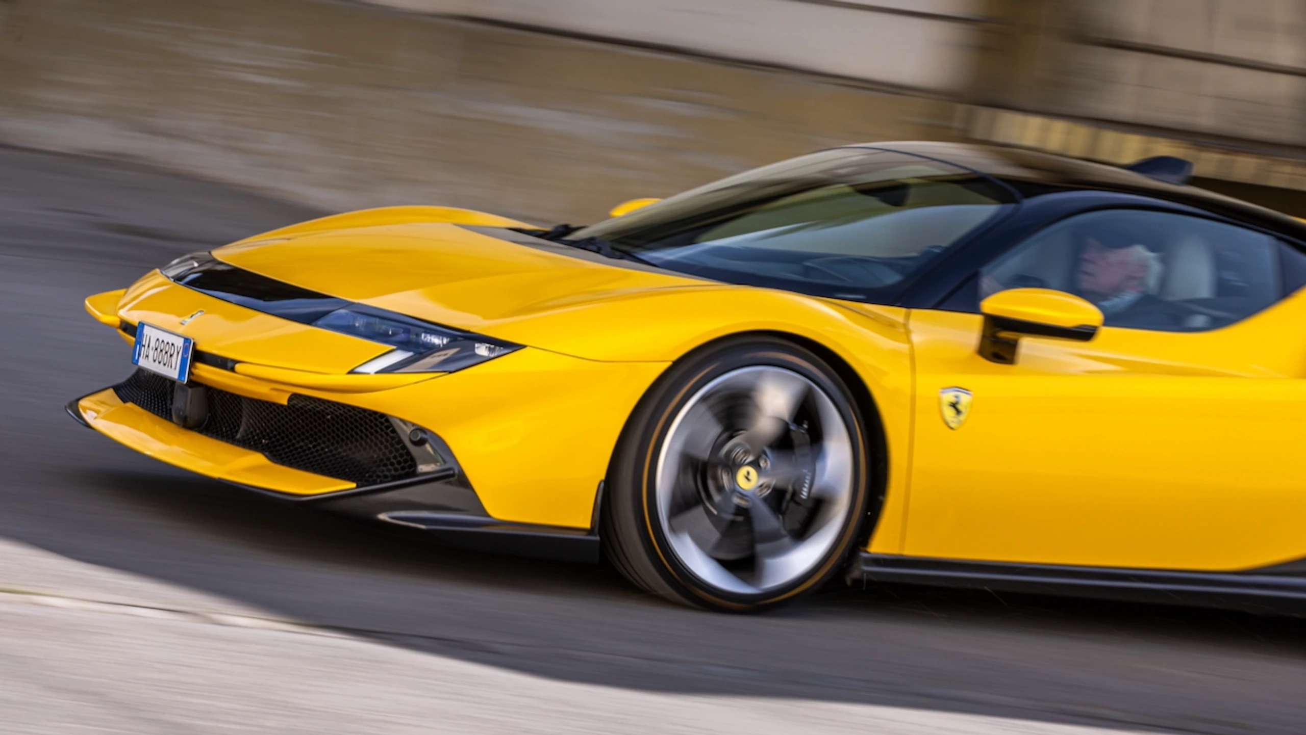 Test Ferrari 849 Testarossa