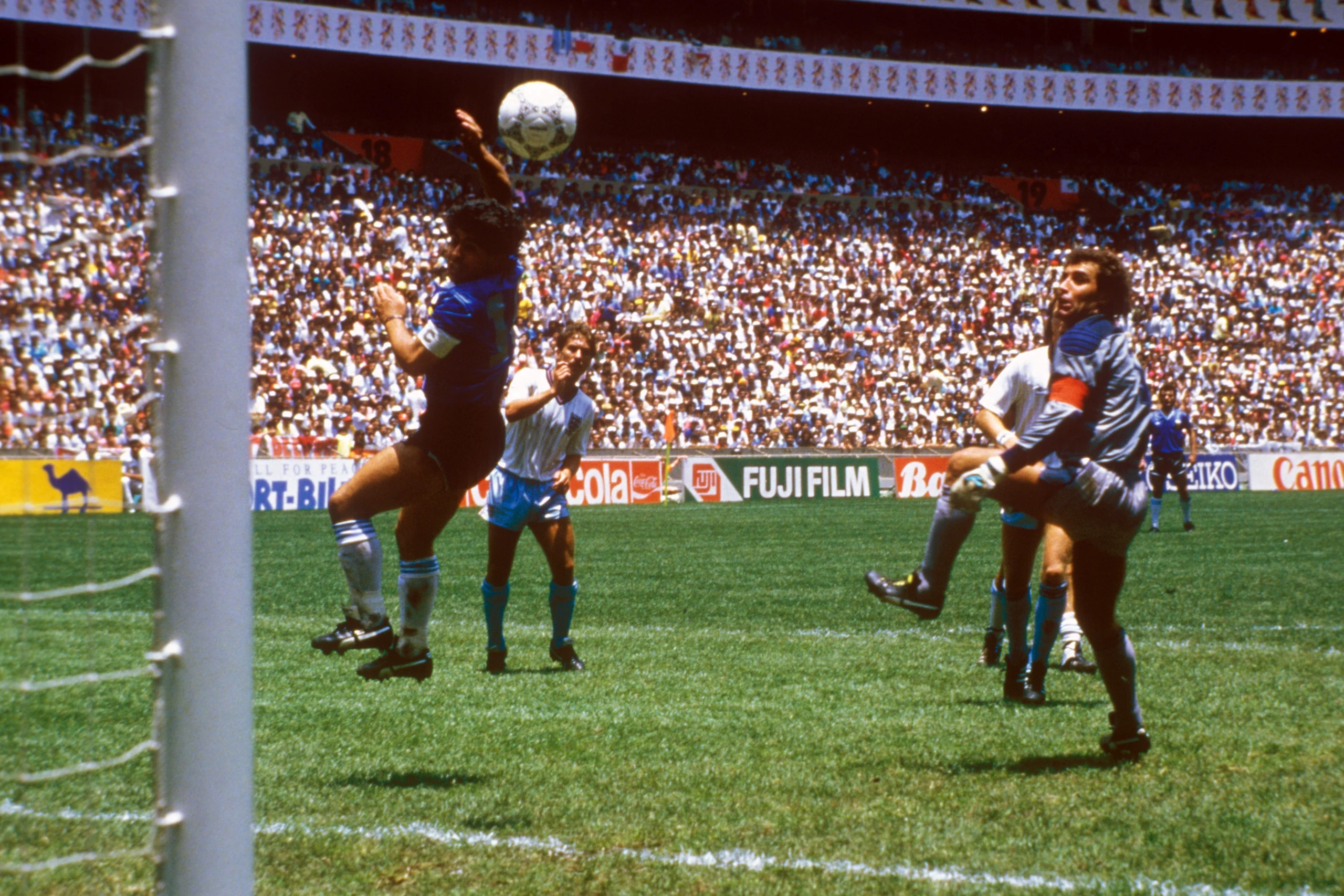 Fußball-WM: Der Ball von Maradonas „Hand Gottes“ wird versteigert