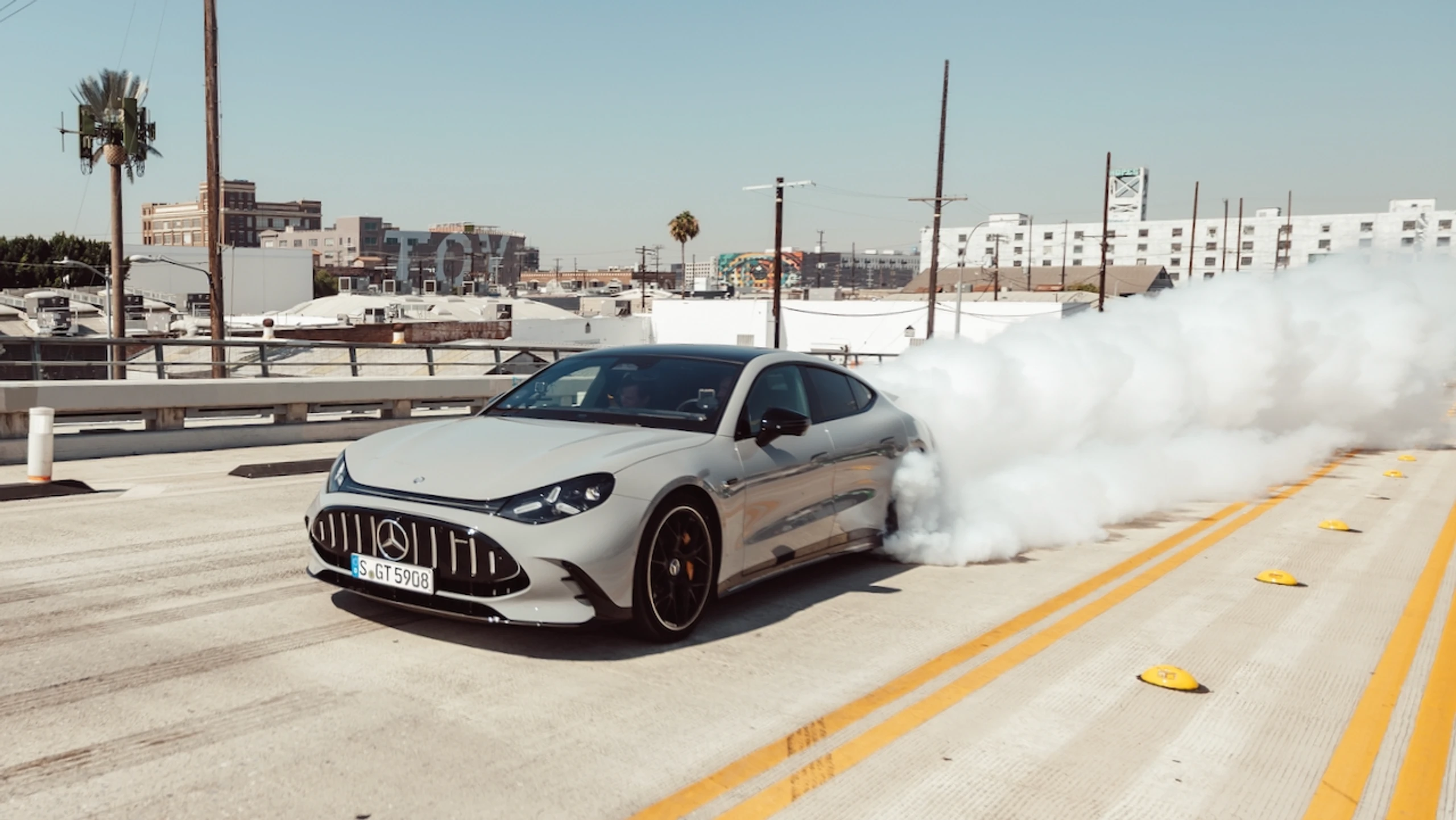 Neu: Mercedes-Benz AMG GT 4-Türer Coupé