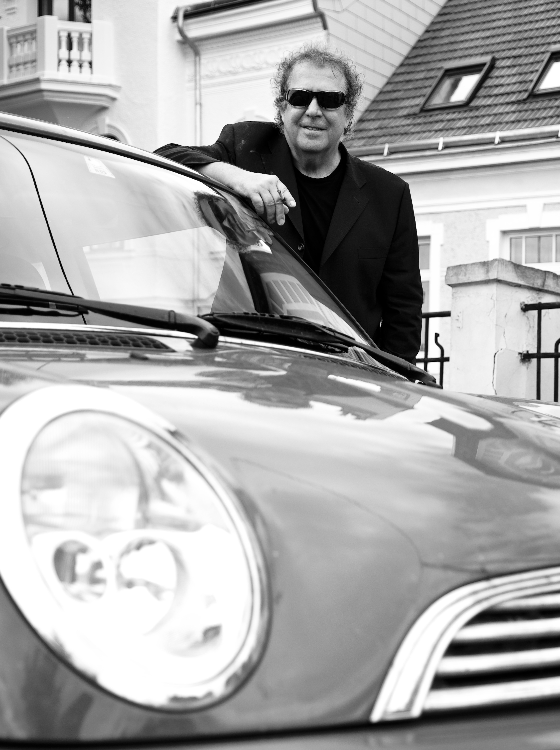 Gansterer mit Auto