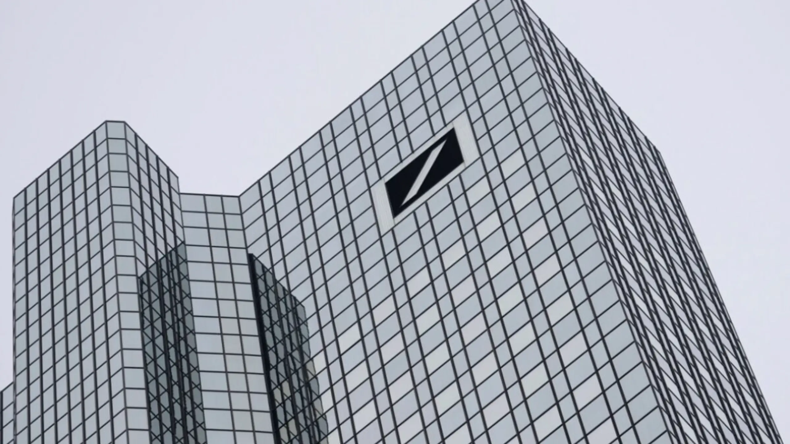 Ermittler durchsuchen Zentrale der Deutschen Bank in Frankfurt