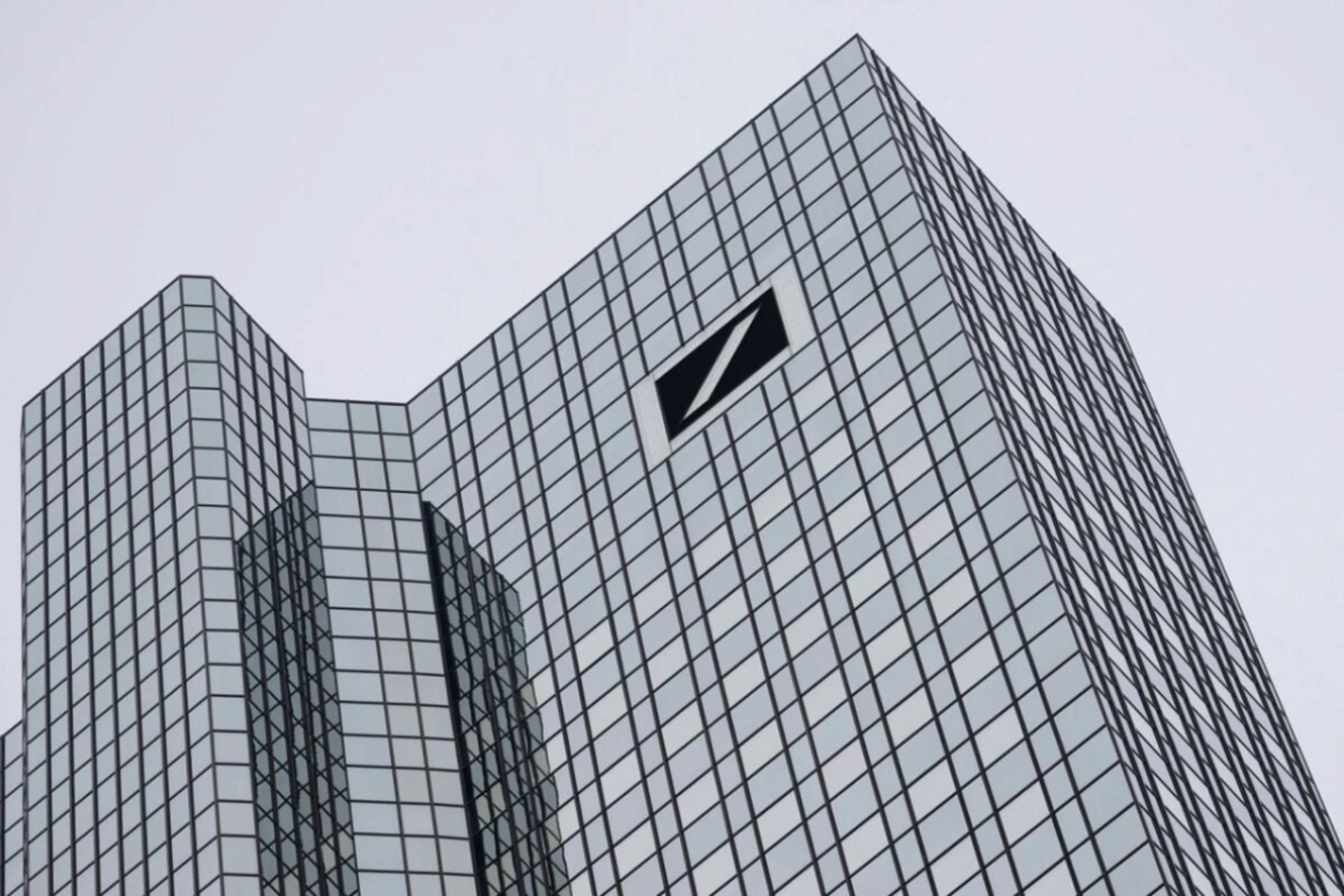 Ermittler durchsuchen Zentrale der Deutschen Bank in Frankfurt