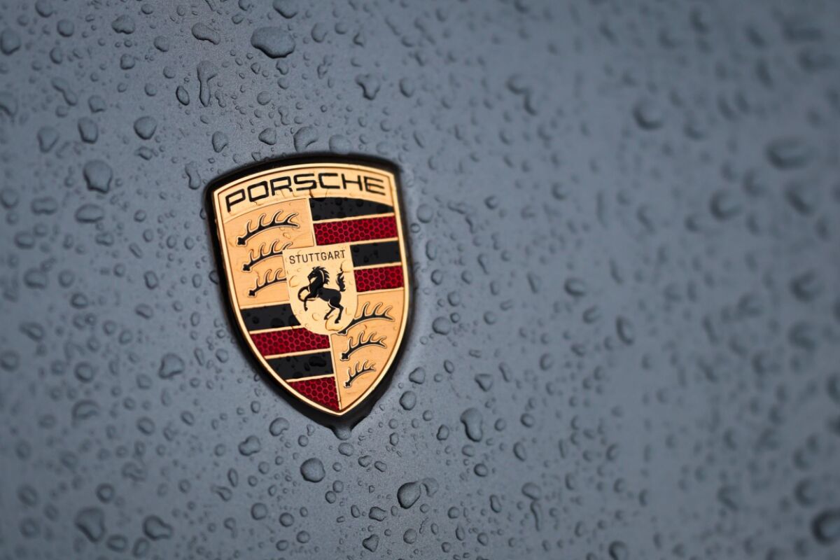 ++ ARCHIVBILD ++ Porsche plant laut Medienberichten weiteren Stellenabbau