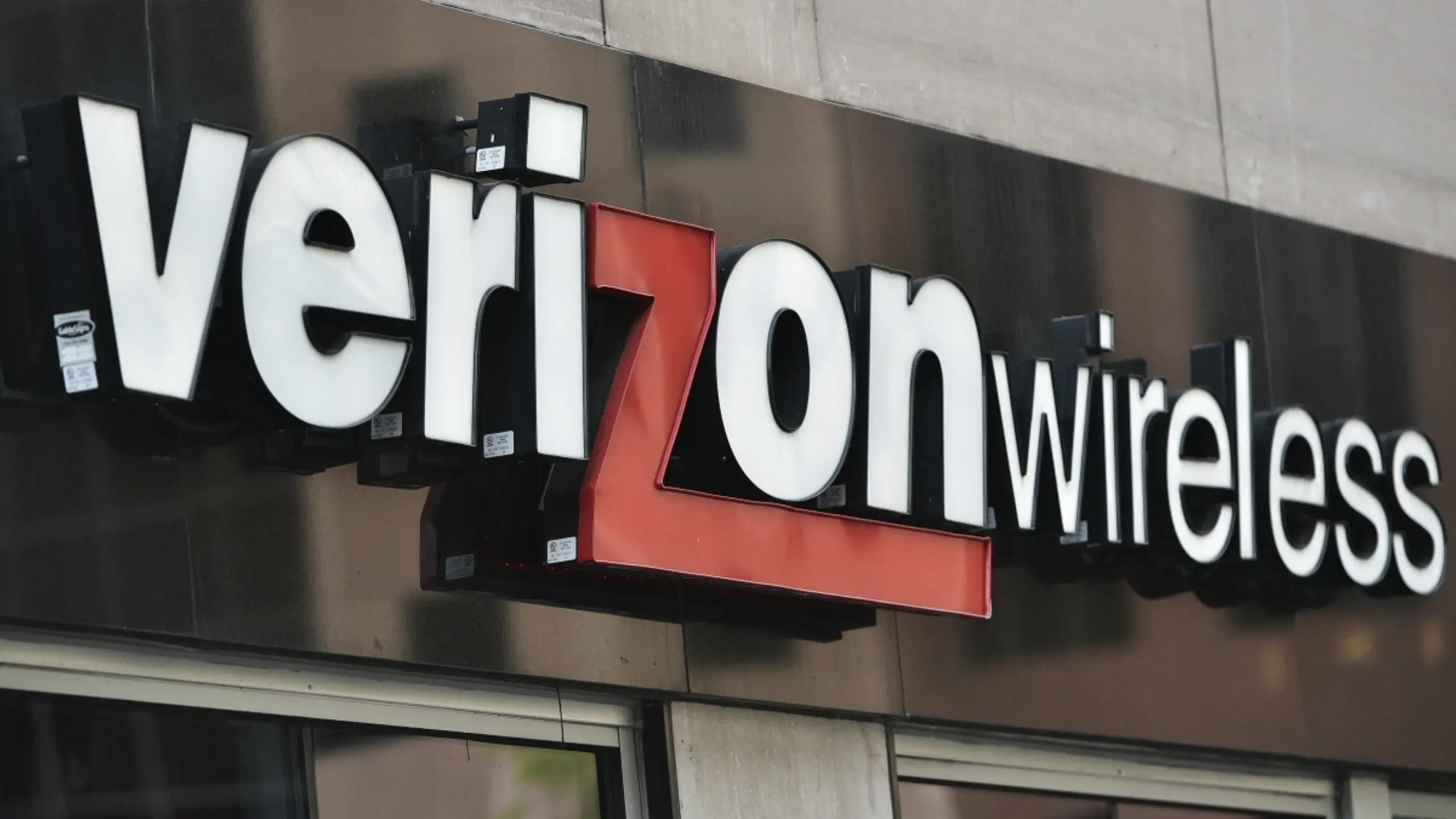 © APA/APA/AFP/MANDEL NGAN Telekom-Konzern hat Prognosen für das Gesamtjahr angehoben