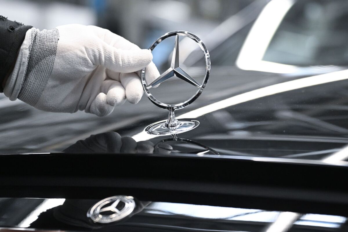 ++ ARCHIVBILD ++ Mercedes verzeichnet deutlichen Absatzrückgang in China