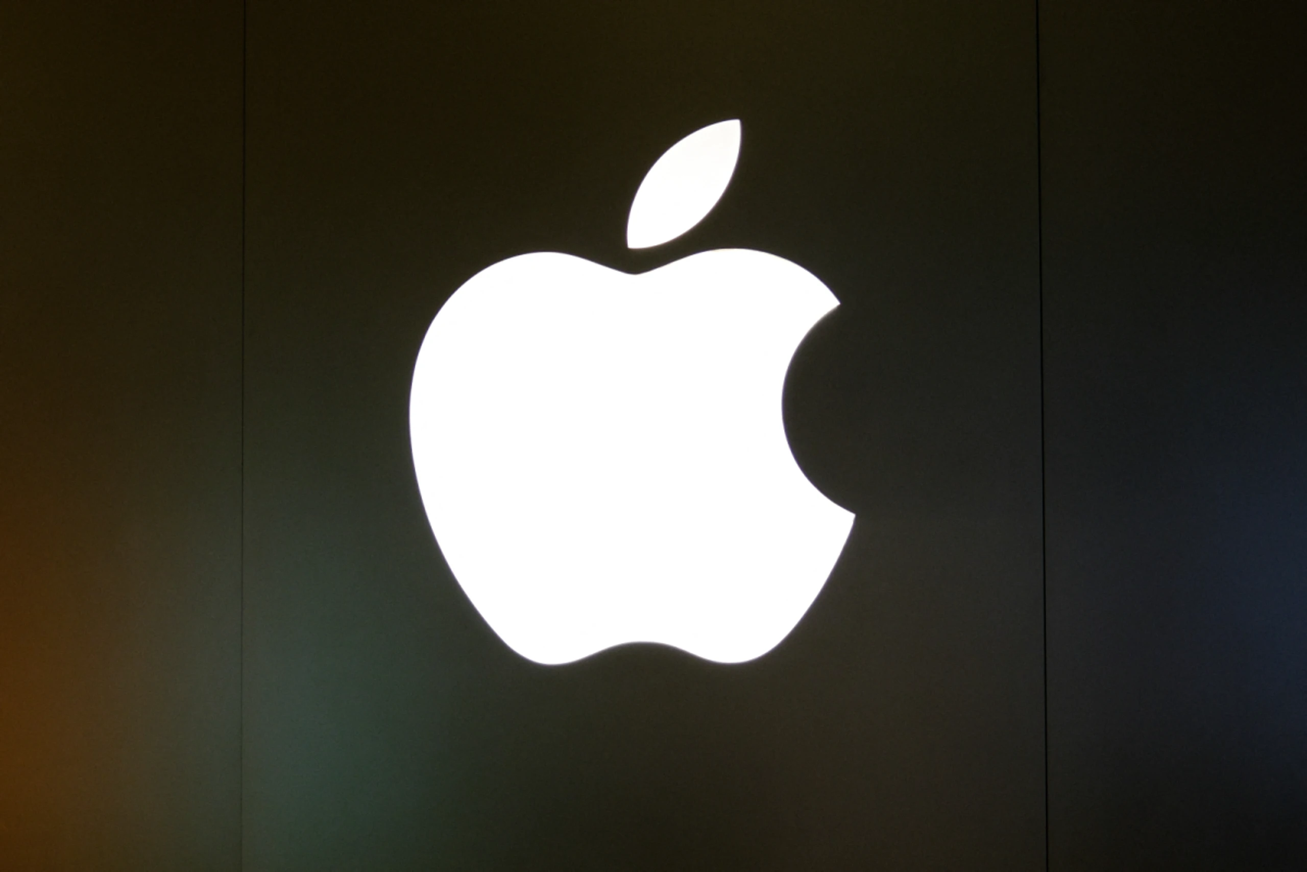 Apple erstmals mehr als fünf Billionen Dollar wert