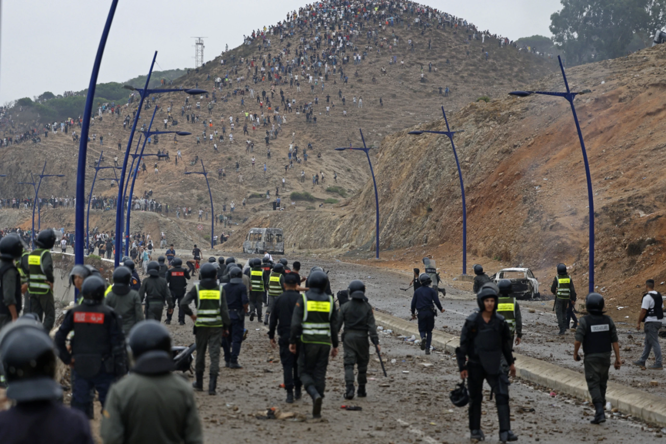 60.000 Menschen drangen aus Marokko kommend in der Exklave Ceuta ein