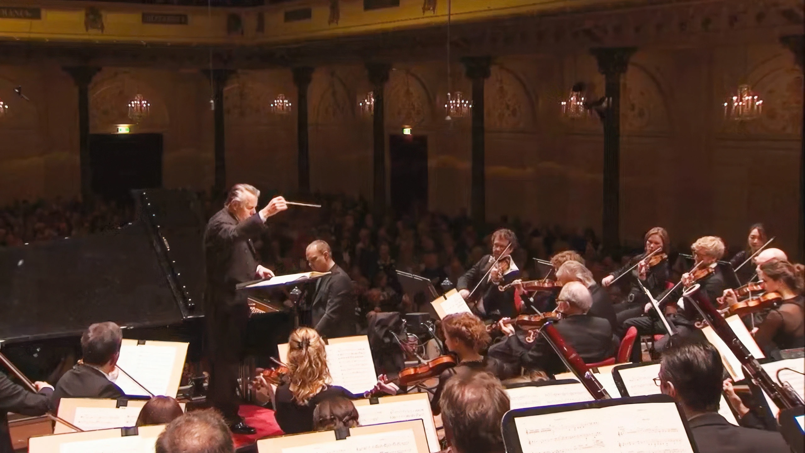 MARISS JANSONS CONDUCTS - BEETHOVEN & STRAUSS