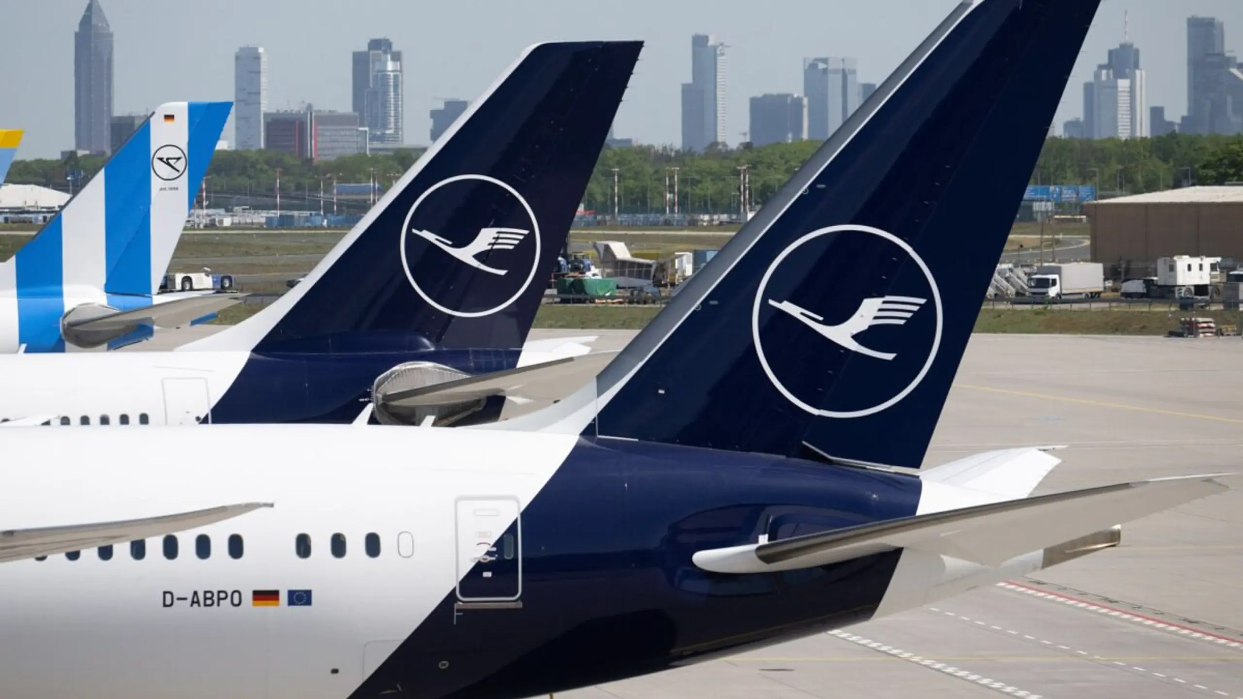 © APA/APA/DPA/BORIS ROESSLER ++ ARCHIVBILD ++ Lufthansa mit herbem Gewinneinbruch wegen gestiegener Kerosinpreise