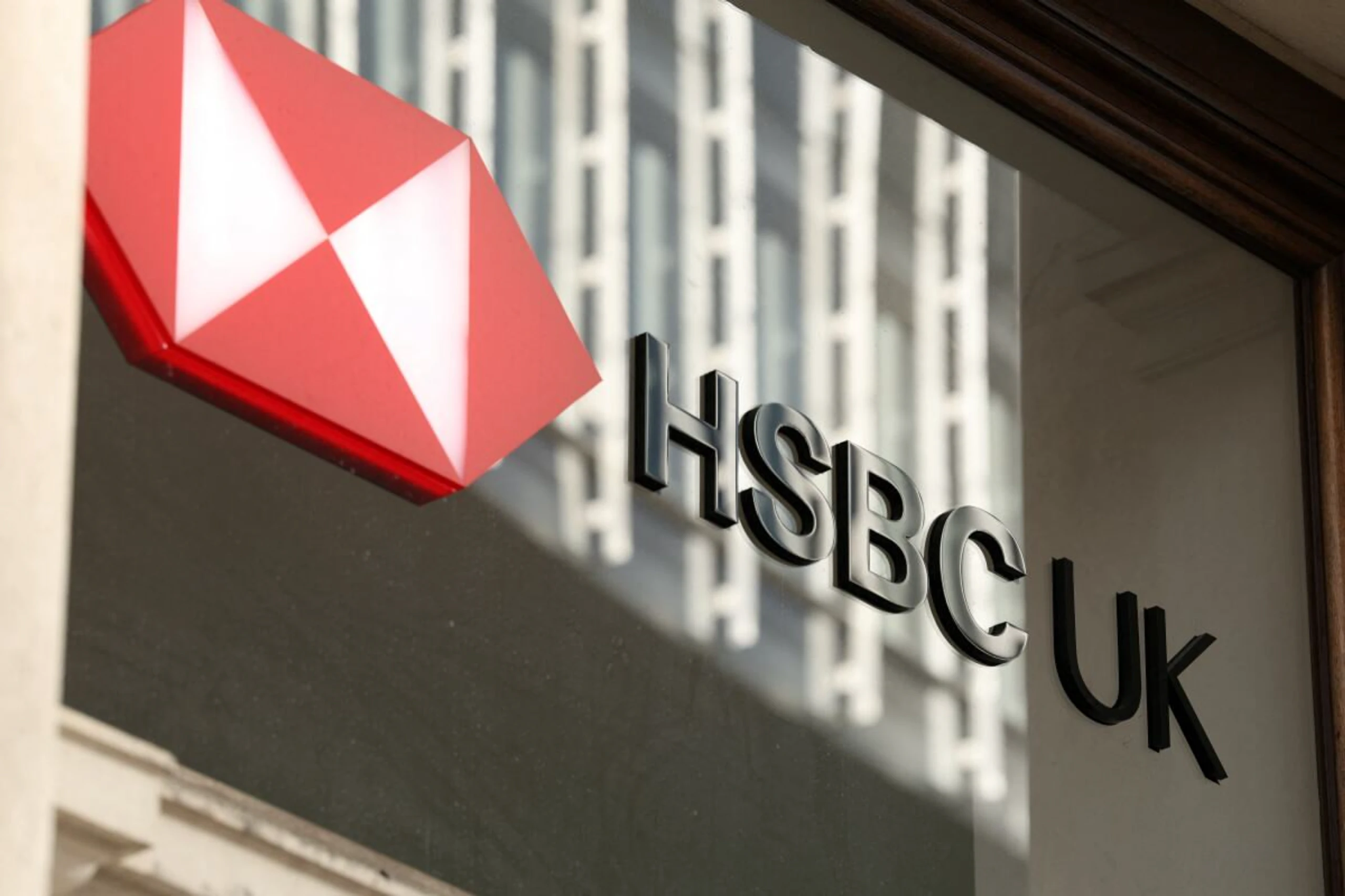 HSBC nimmt Aktienrückkäufe wieder auf
