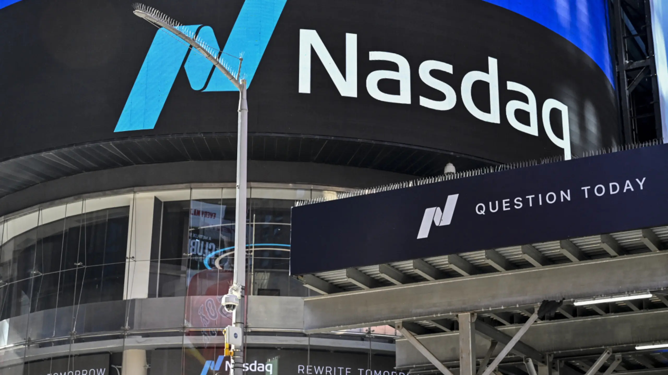 Erste Akquisition von Bending Spoons seit Nasdaq-Notierung