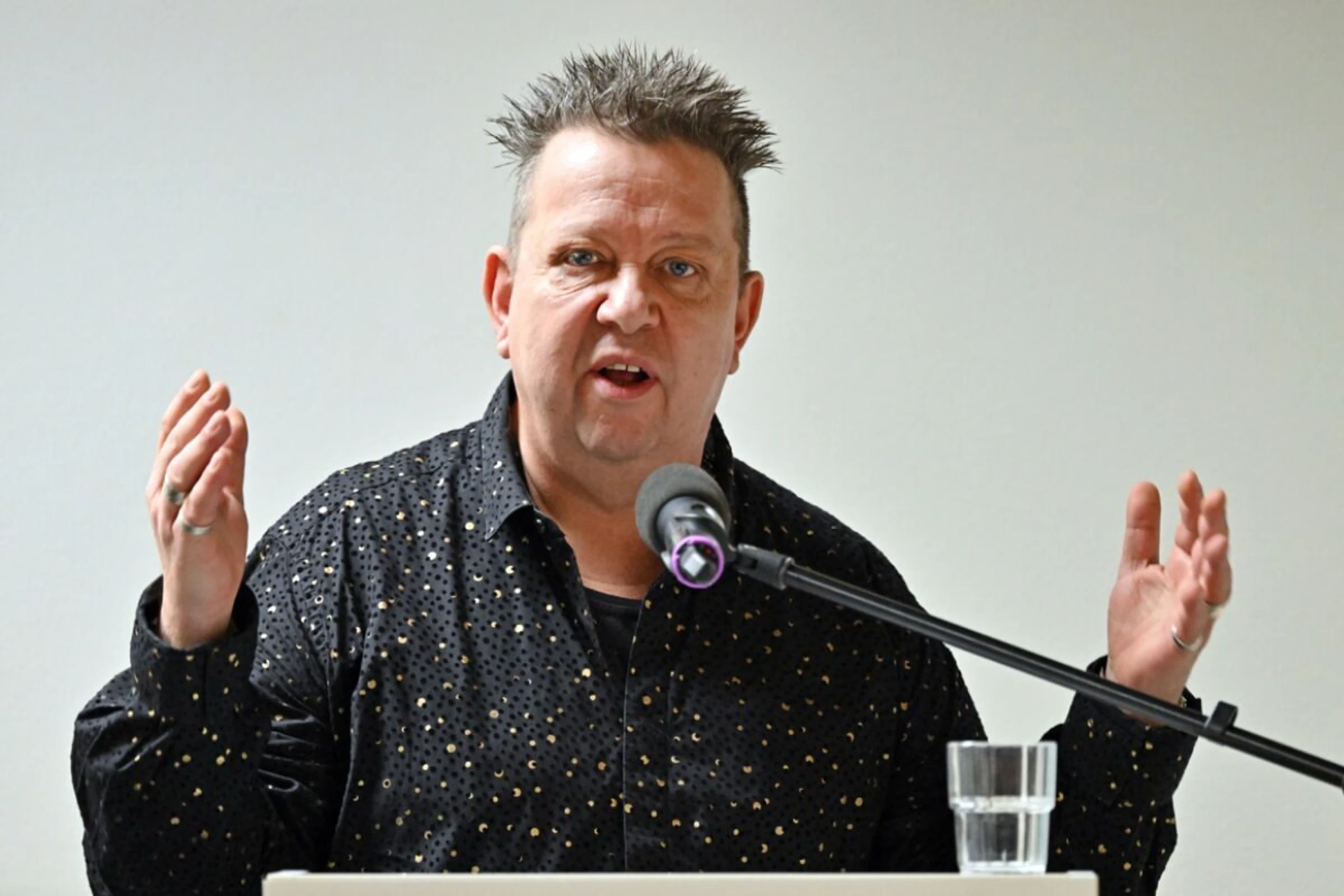 ++ ARCHIVBILD ++ Sebastian Krumbiegel ignoriert Hass im Netz