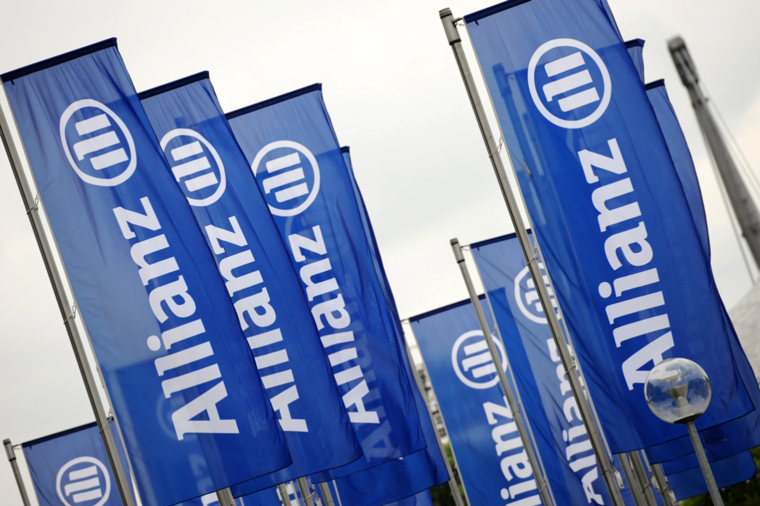 Allianz kauft Vermögensverwalter in Singapur